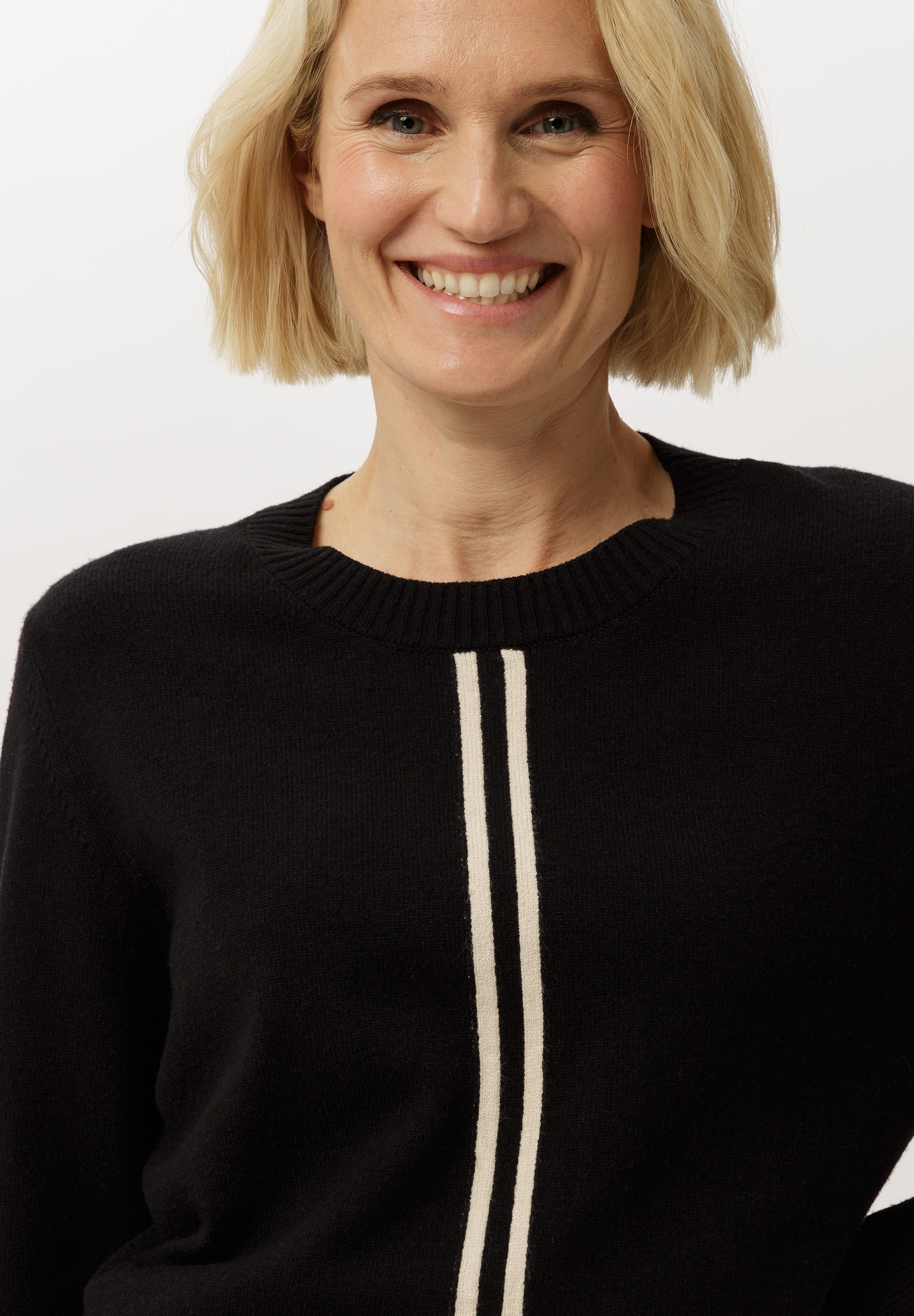 Strickpullover mit akzentuierter Front und Ärmeln - Bild 4 Erwachsener, Weiblich, Person, Frau, Pullover, Erwachsener, Weiblich, Person, Frau, Pullover, Erwachsener, Weiblich, Person, Frau, Pullover, Erwachsener, Weiblich, Person, Frau, Pullover, Erwachsener, Weiblich, Person, Frau, Pullover