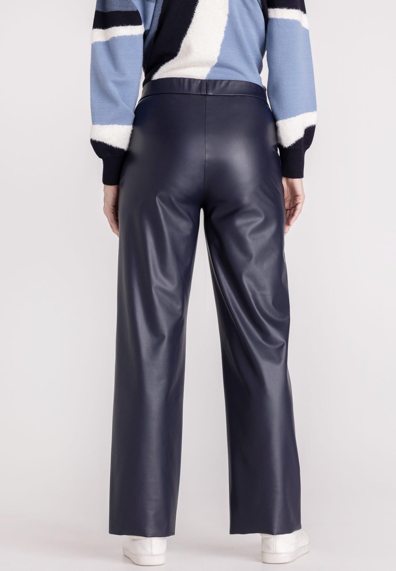 Hose, Lederlook, Navy, weite Hose, Backansicht, lederhose, hautengewachsen, marineblau, glänzend, weite flared, lederhose, herren, lederhose, hautenger, navy, breite passform, gürtellinie