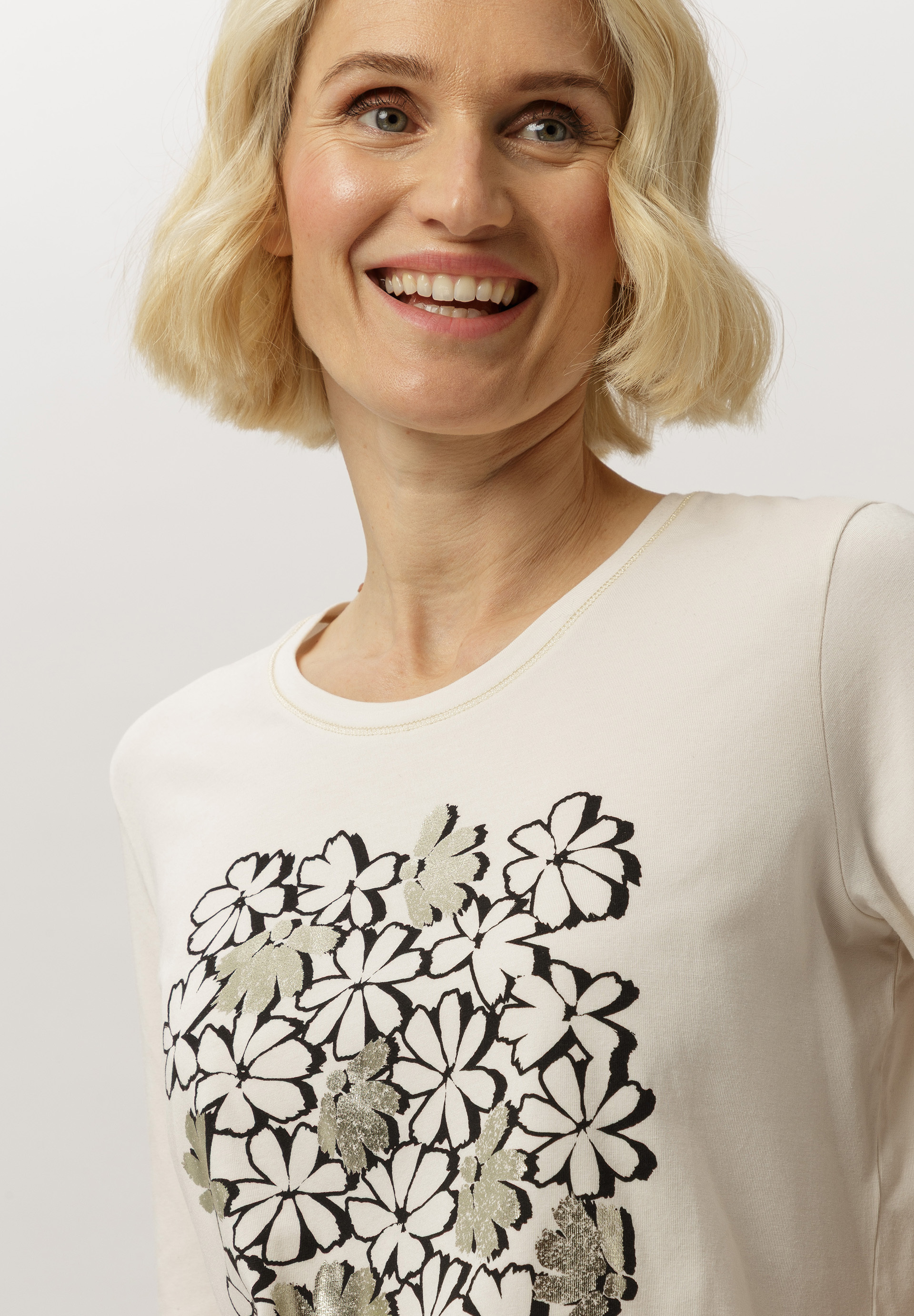 Shirt mit Placement-Print - Bild 4 T-shirt, Erwachsener, Weiblich, Person, Frau, T-shirt, Erwachsener, Weiblich, Person, Frau, T-shirt, Erwachsener, Weiblich, Person, Frau