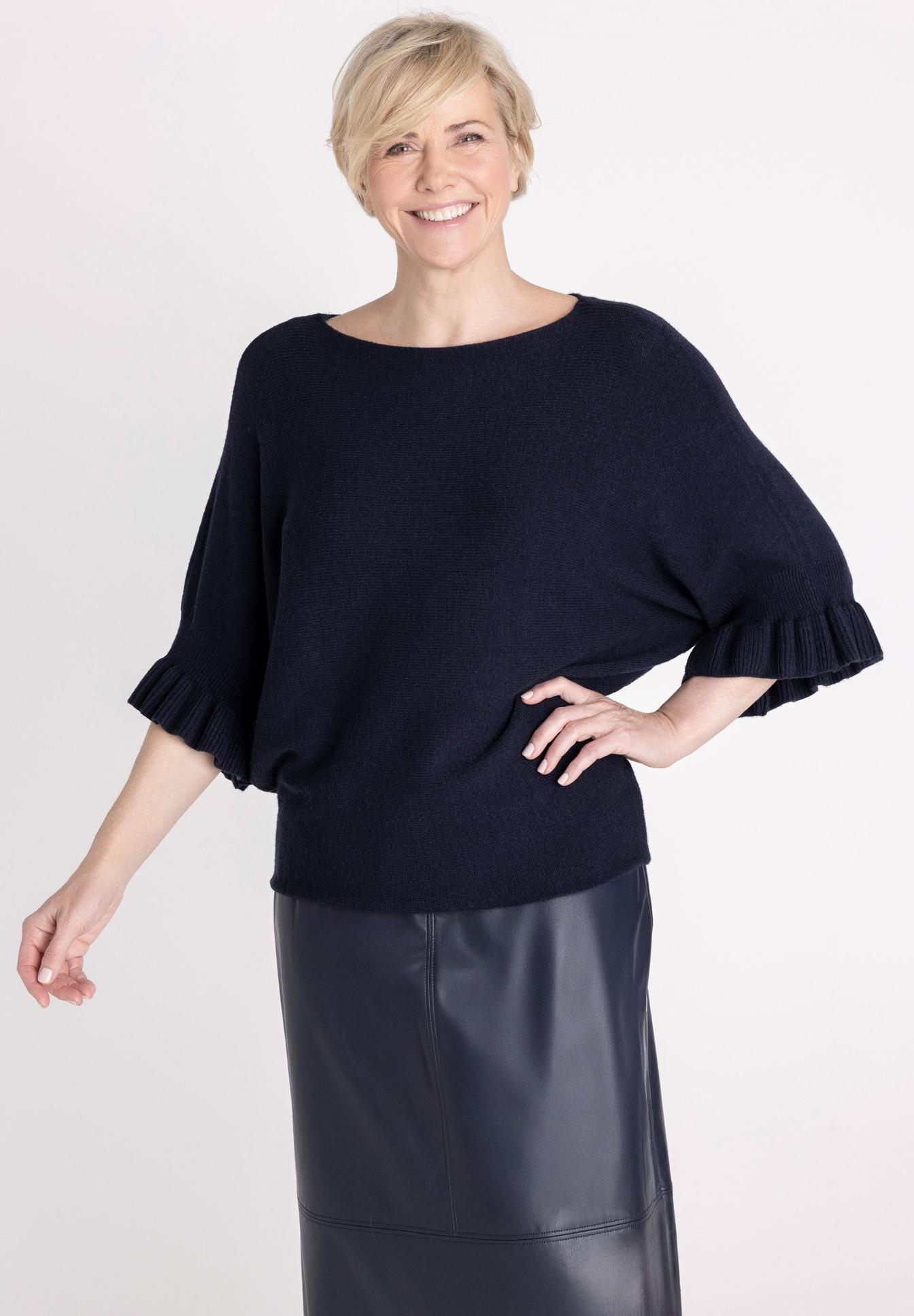 navy sweater, faltenärmel, 3/4-ärmel, stricktop, lose Passform, Pullover, Dunkelblau, 3/4-Arm, Rippstrick, Kleidungsstück, pullover, Knittop, 3/4-Armeln, gefaltete Ärmel, navy, dunkelblaues Oberteil, Pullover, 3/4-Ärmel, Rippeln, Strickware