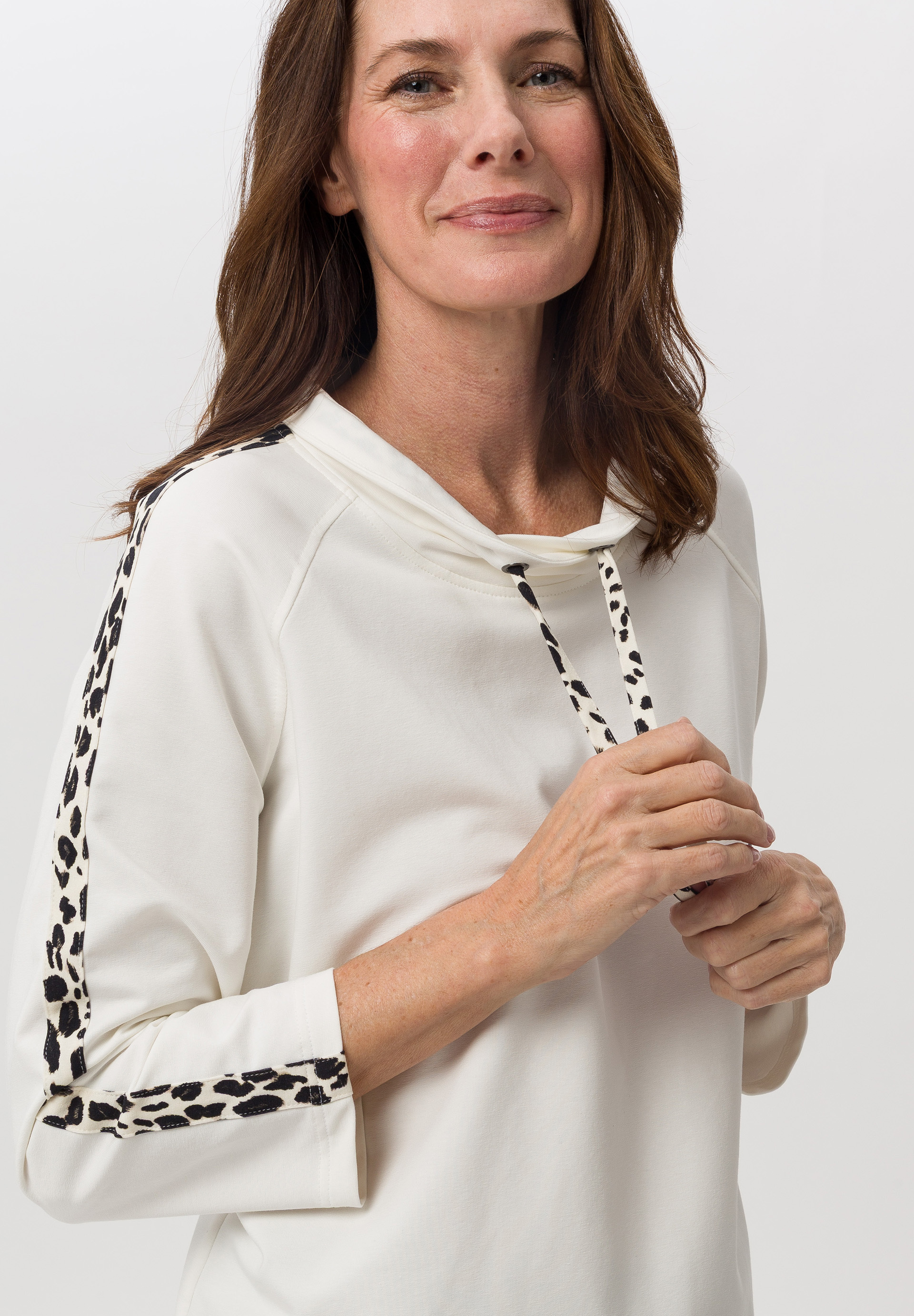 Sweatshirt mit Bändchen-Durchzug - Bild 4 Bluse, Langarm, Erwachsener, Person, Frau, Bluse, Langarm, Erwachsener, Person, Frau, Bluse, Langarm, Erwachsener, Person, Frau, Bluse, Langarm, Erwachsener, Person, Frau, Bluse, Langarm, Erwachsener, Person, Frau