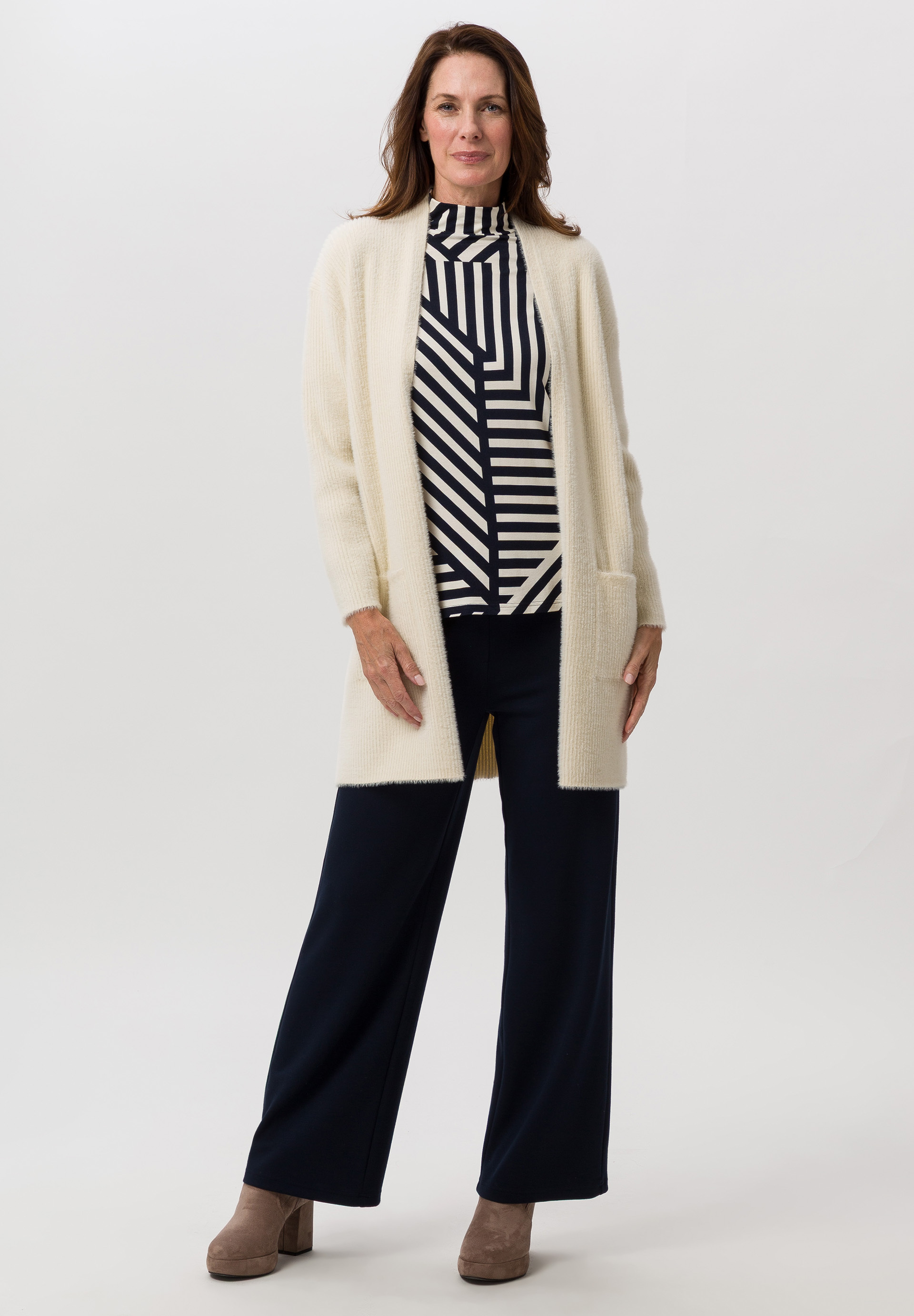 Trousers With fashionable elasticated waistband Trousers With fashionable elasticated waistband - Product Image 2