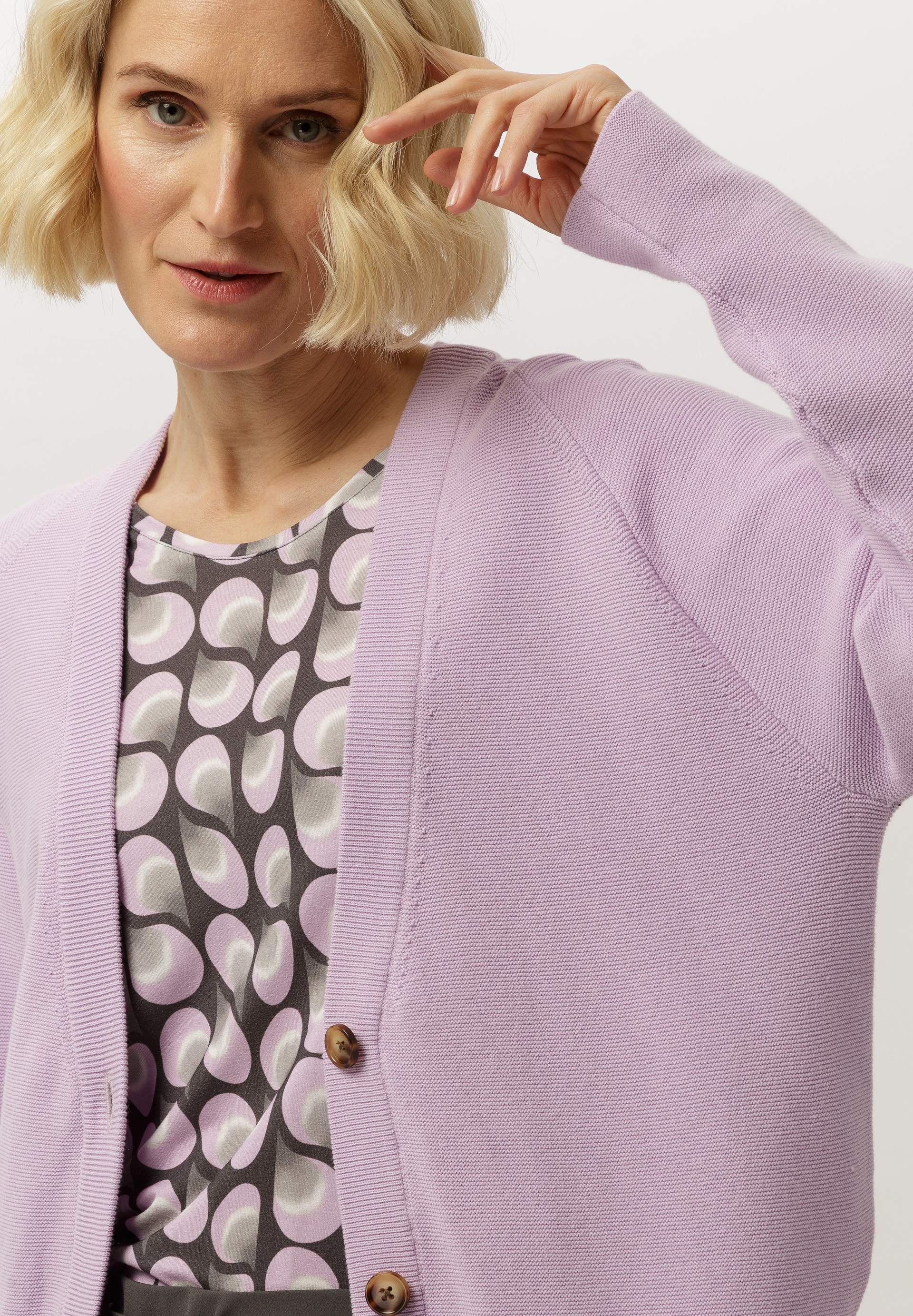 Cardigan In a soft fine knit - Bild 4 Pulli, Erwachsener, Weiblich, Person, Frau, Pulli, Erwachsener, Weiblich, Person, Frau, Pulli, Erwachsener, Weiblich, Person, Frau, Pulli, Erwachsener, Weiblich, Person, Frau, Pulli, Erwachsener, Weiblich, Person, Frau