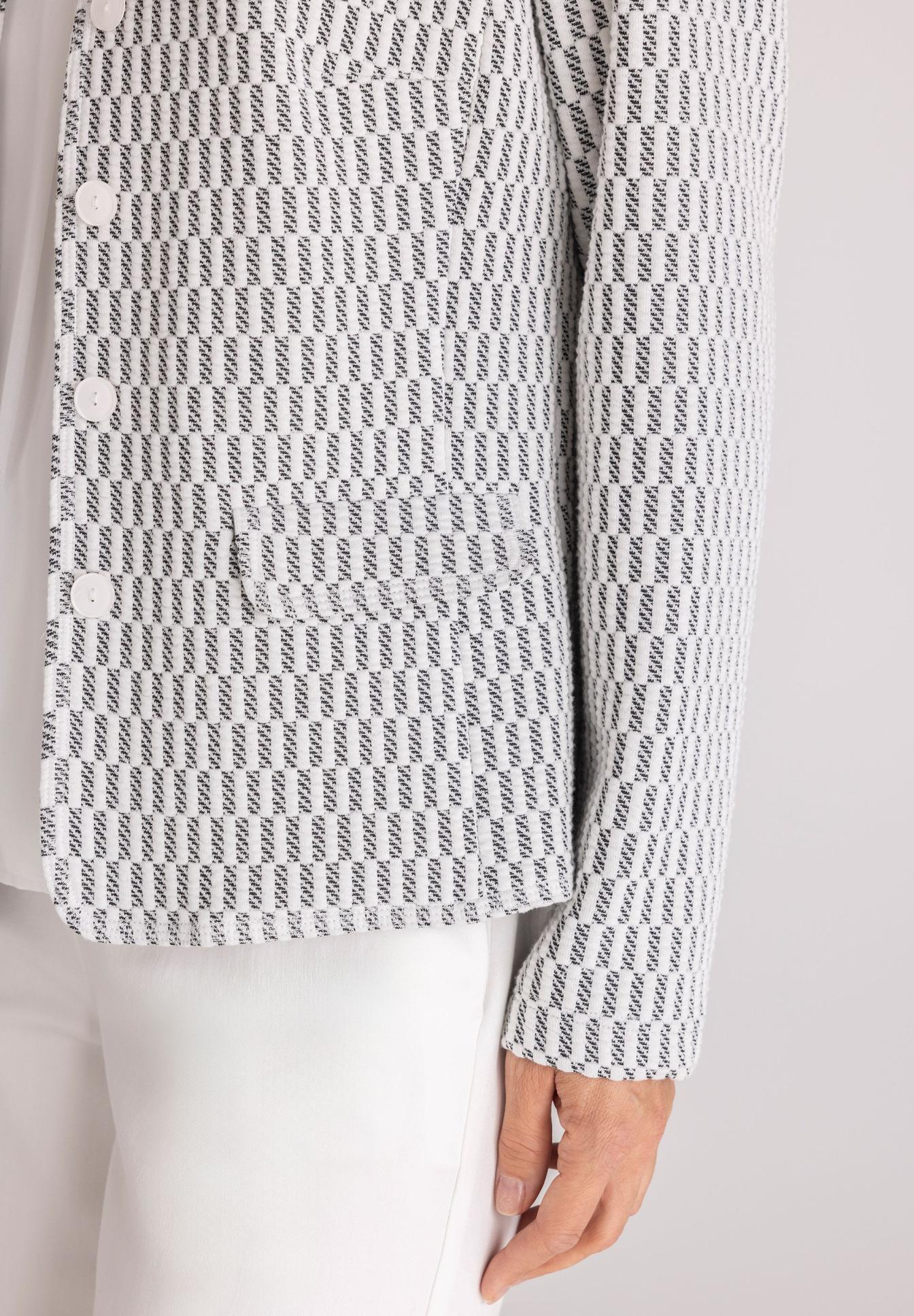Blazer, Jacke, Muster, Kariert, Brusttasche, Blazer, Jacquard, Hemdfutter, Grau, Baumwolle, Blazer, Kariertes Muster, Hautfarbe Weiß, Knöpfe, Paspel, Blazer, Karo-Muster, Gemustert, Knopfverschluss, Langarm, Blazer, Gemustert, Kunstfaser, Knöpfe, Paspel