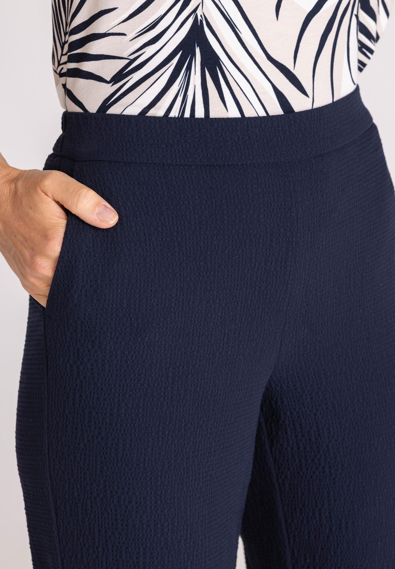 Hose, Navy, Waffelstruktur, Hosenfronttasche, Gerade Schnitt, Hose, Navy, Waffelstruktur, Seitentasche, Kleidungsstück, marineblaues Hosen,  strukturierter Stoff,  hohe Taille,  Tasche,  weit geschnittene Beine, hose, navy, jersey, pocket, textur
