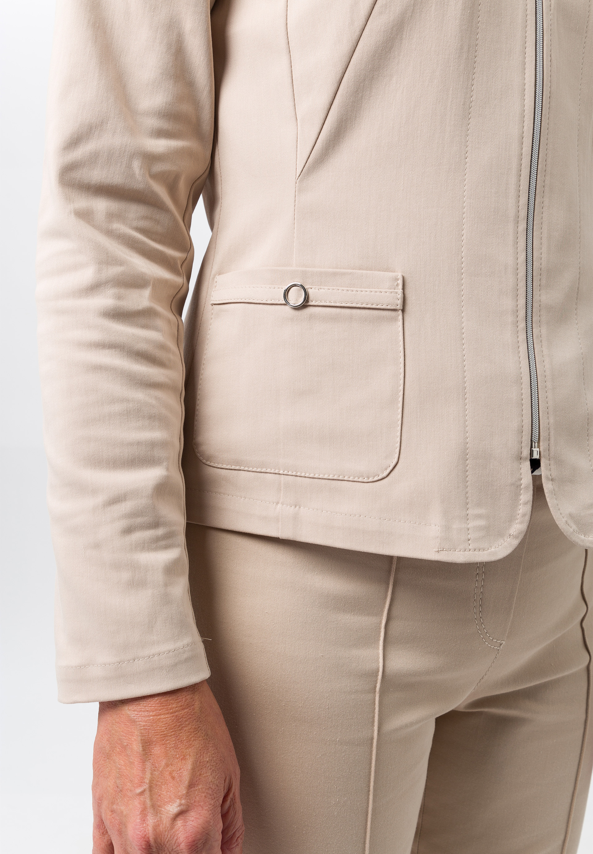 Leichtjacke mit praktischem Reißverschluss - Bild 4