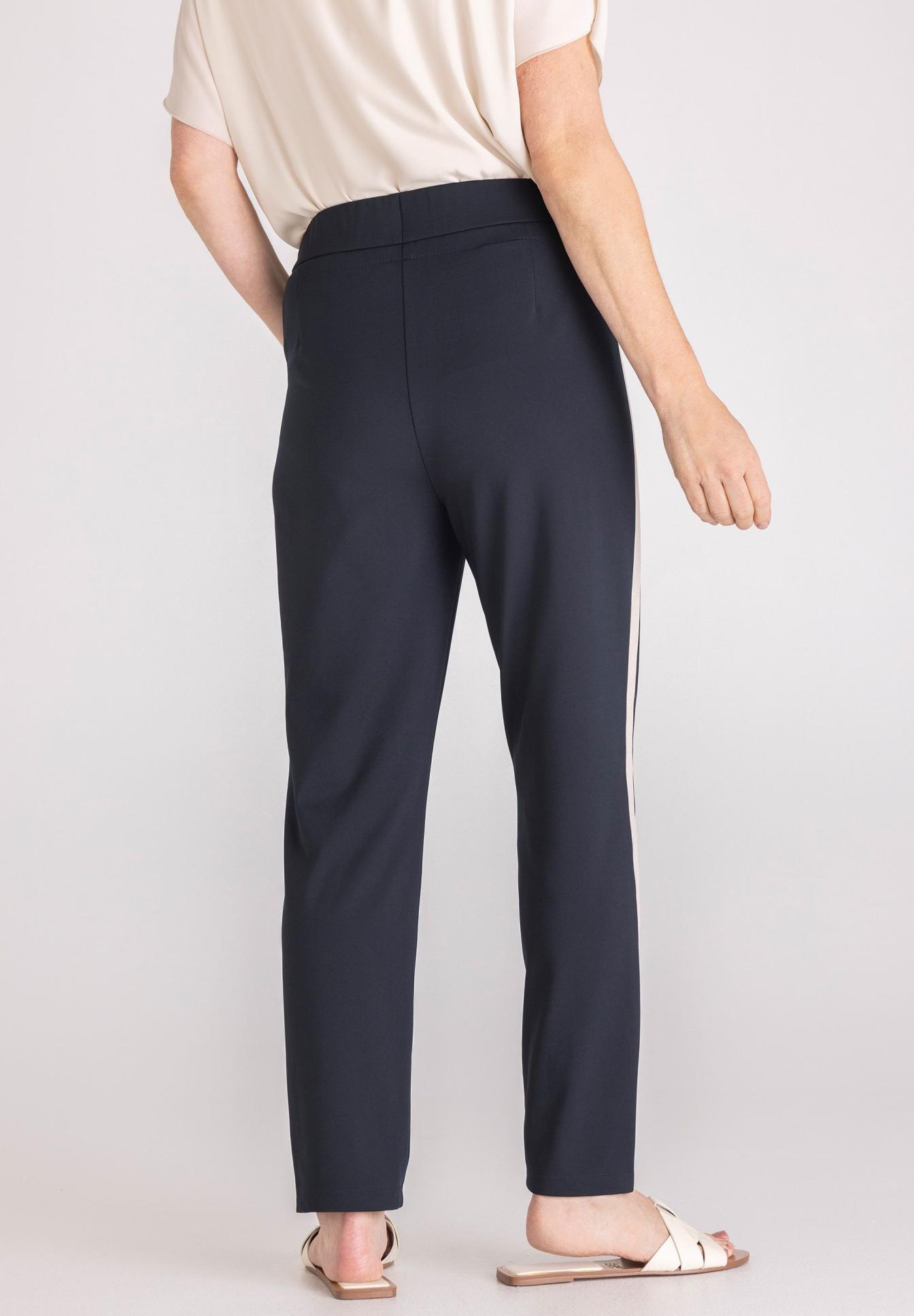 Hose, Navy, Anzughose, Seitentasche?, glatter Stoff, Hose, Leggings, Navy, Stoffhose, Seitliche Streifen, hose, navy, abilennaht, seitentaschen?, laufs?, Hose, Anzughose, Navy, gerade geschnitten, Seitenstreifen, hose, navy, straight, mid-rise, pants