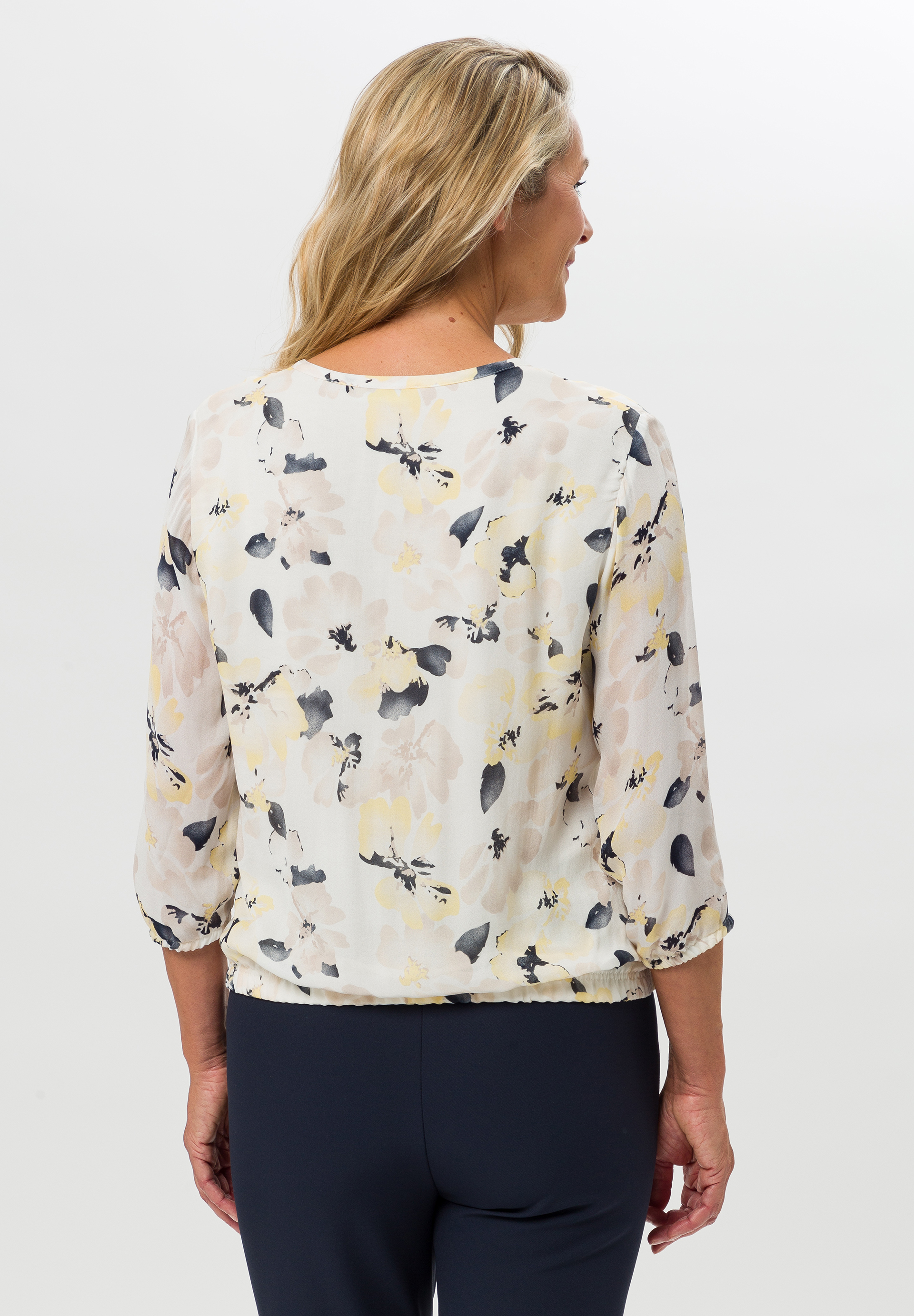 Druckbluse mit liebevollen Details - Bild 2