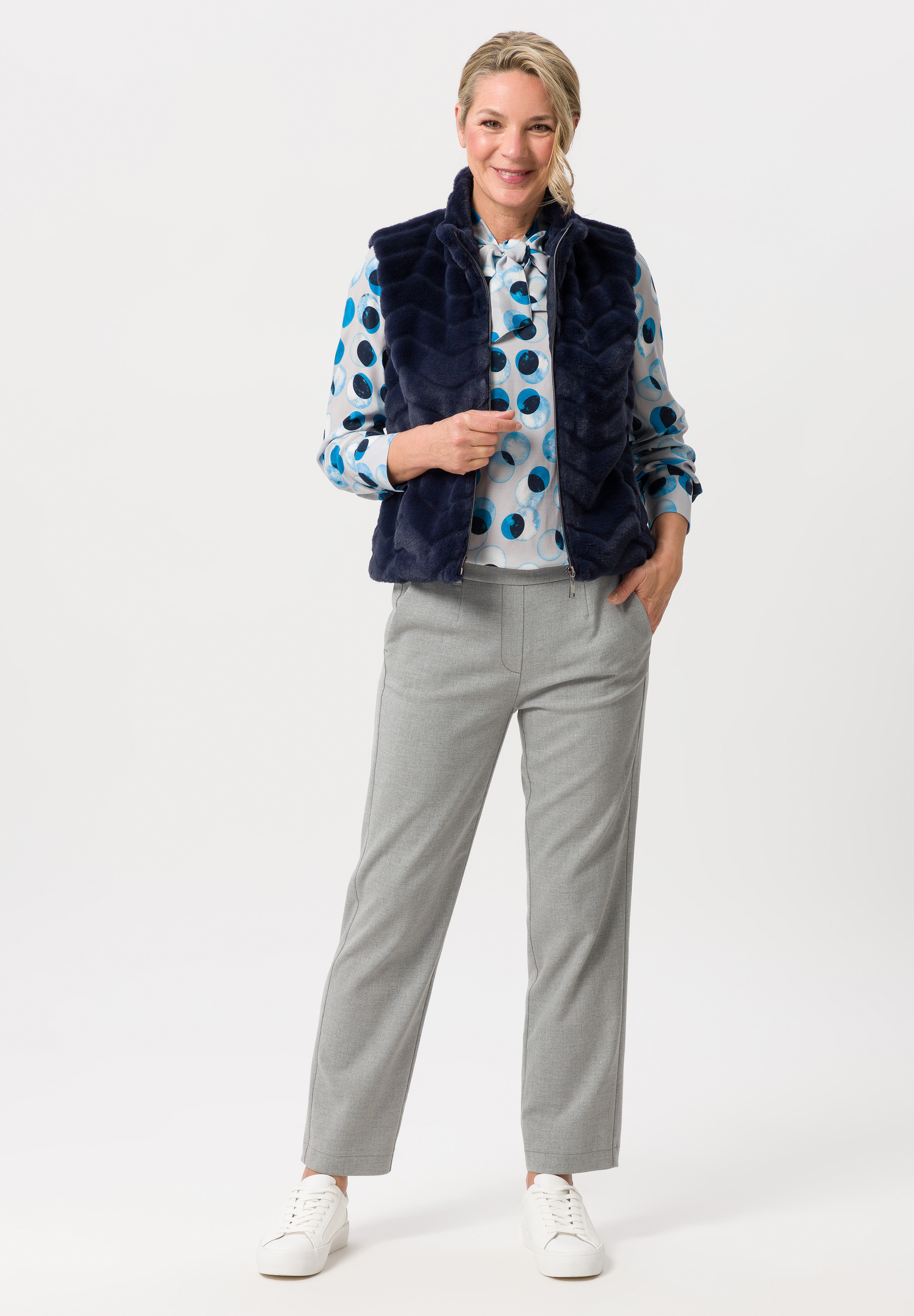 Mantel, Jacke, Blazer, Weste, Hosen, Mantel, Jacke, Blazer, Weste, Hosen, Mantel, Jacke, Blazer, Weste, Hosen, Mantel, Jacke, Blazer, Weste, Hosen, Mantel, Jacke, Blazer, Weste, Hosen