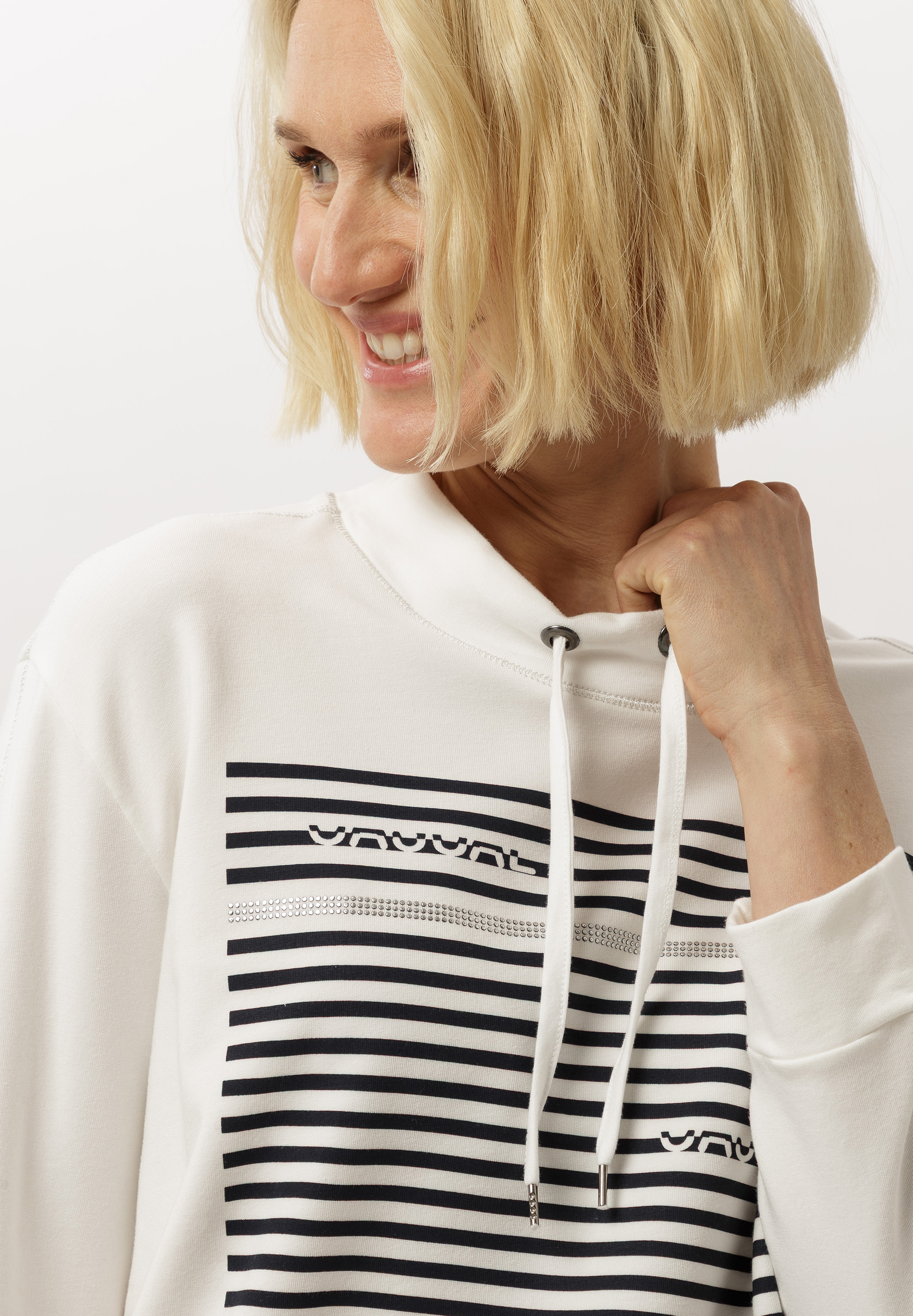 Sweatshirt mit Motivprint und Schmuck - Bild 4 Sweatshirt mit Motivprint und Schmuck - Bild 4