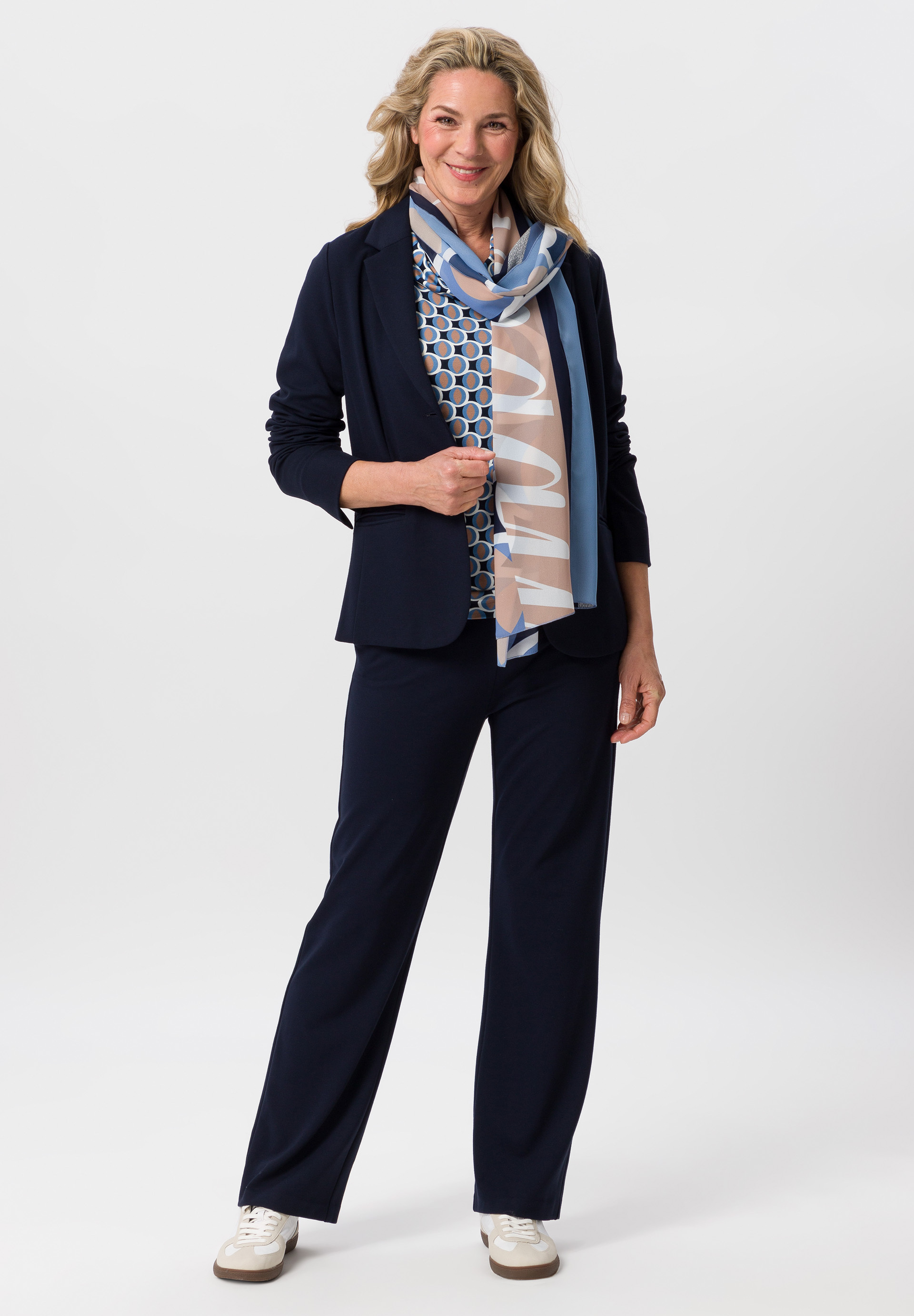 Shirt with modern roll neck design - Bild 3 Shirt with modern roll neck design - Bild 3