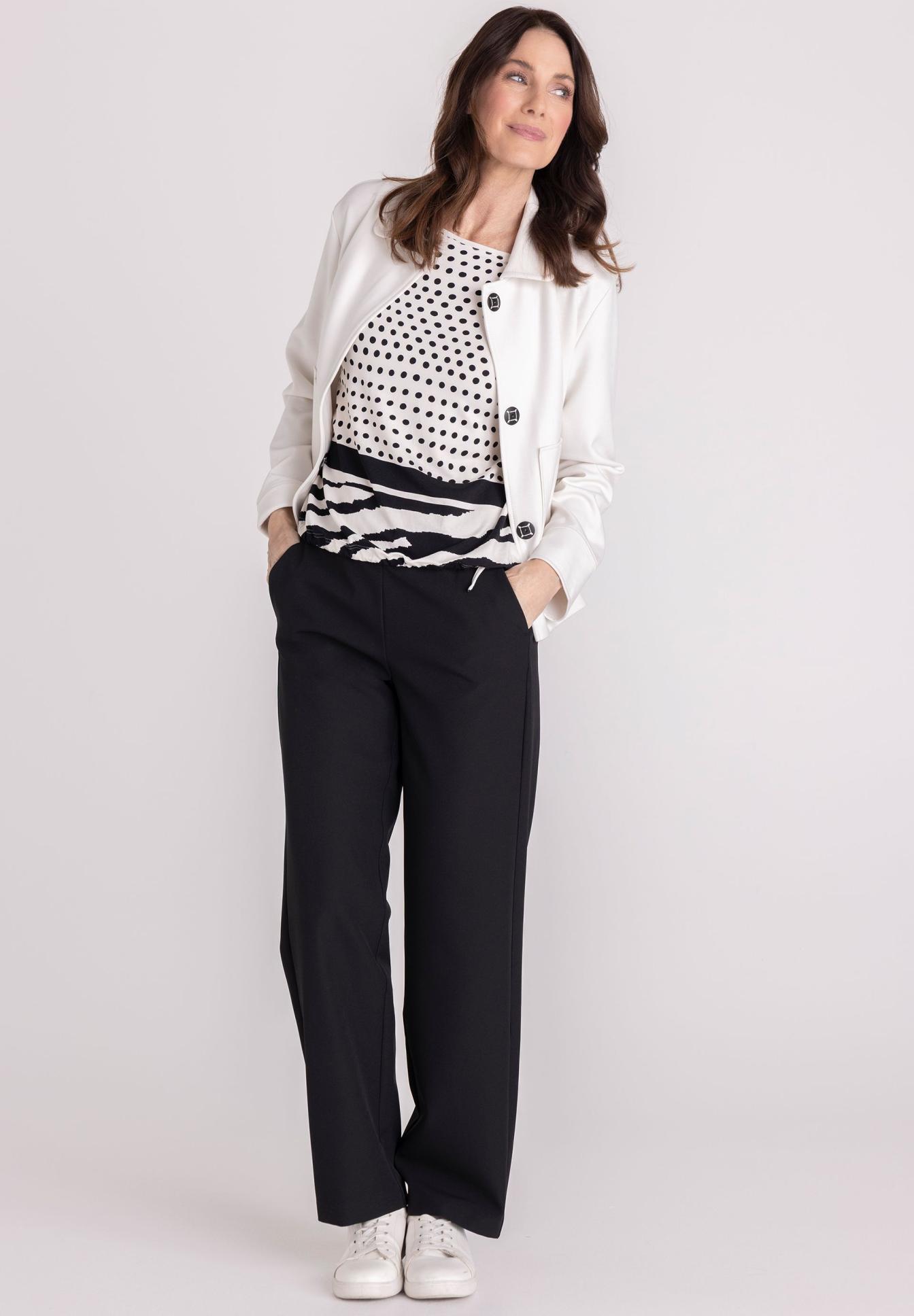 Blazer, Hemd, Polka Dots, Schwarz, Weiß, Blazer, Jacke, Punkte-Bluse, schwarze Hose, weiße Sneaker