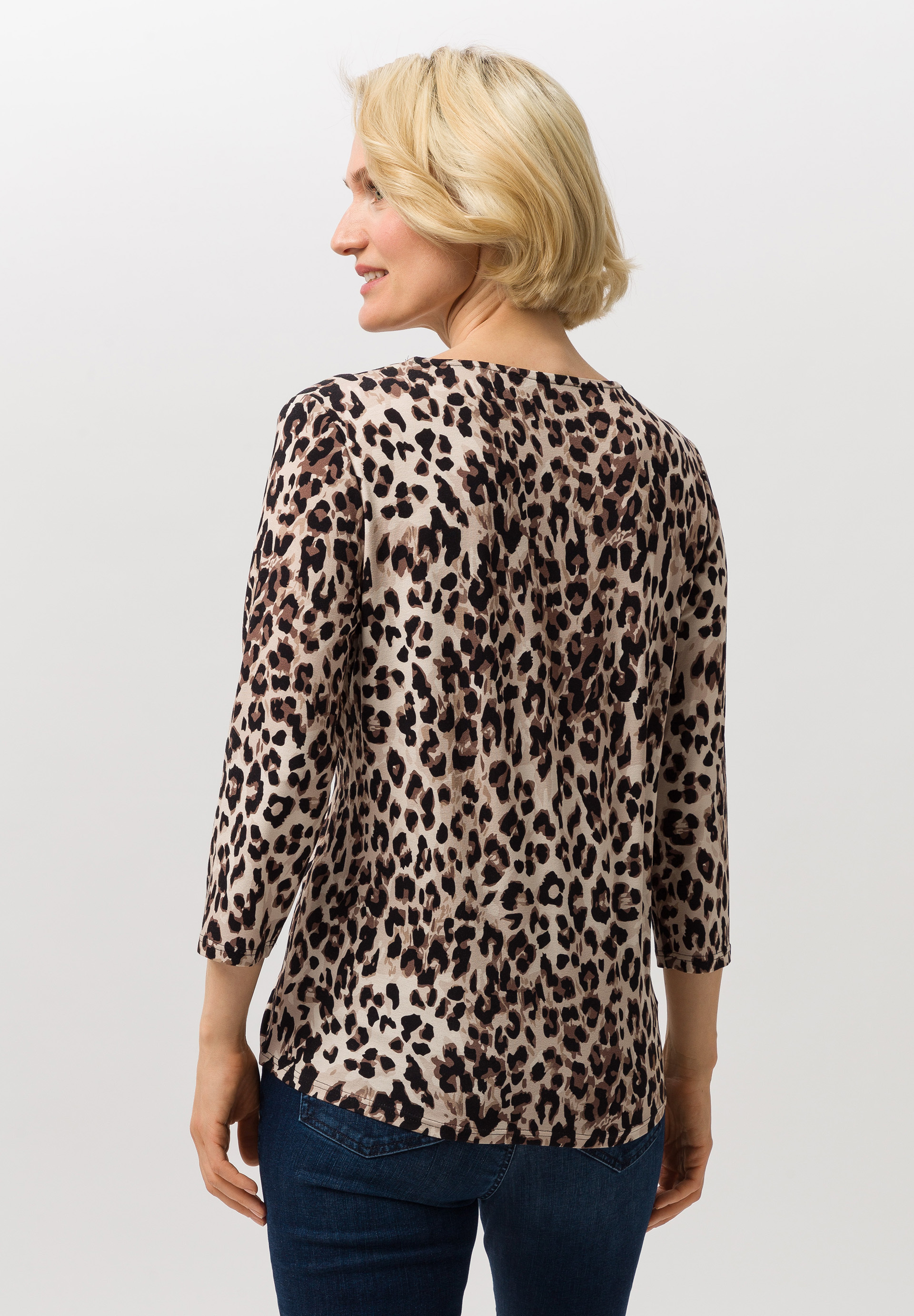 Shirt mit gerundetem V-Ausschnitt - Bild 2 Bluse, Langarm, Ärmel, Person, Frau, Bluse, Langarm, Ärmel, Person, Frau, Bluse, Langarm, Ärmel, Person, Frau