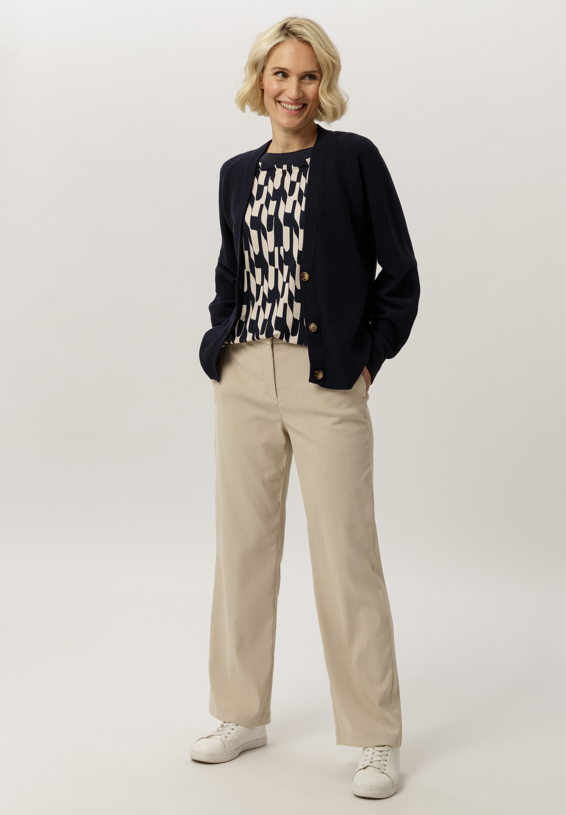 Cardigan in weichem Feinstrick - Bild 3