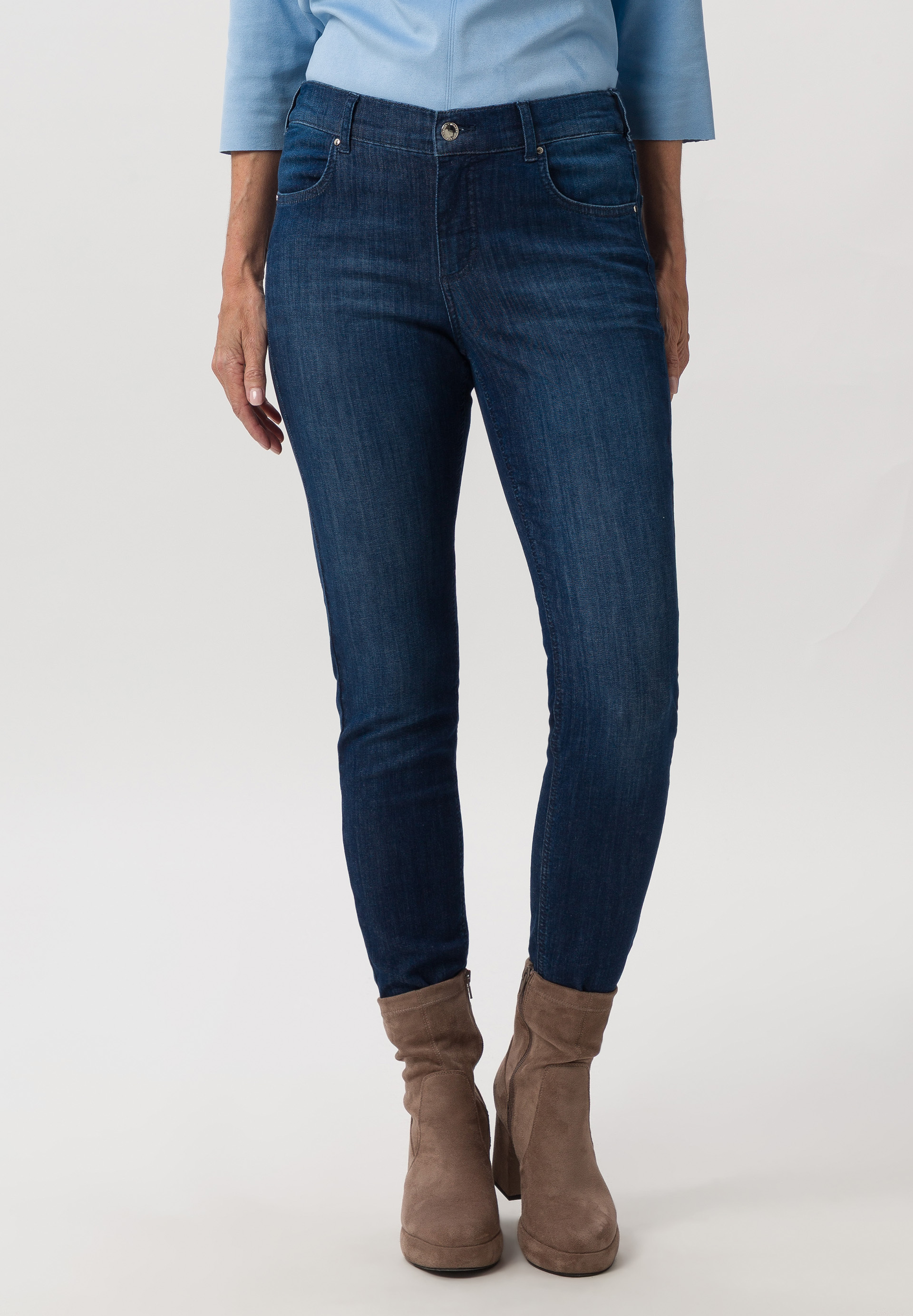 Jeans mit Dehnbund - Bild 1 Hosen, Jeans, Erwachsener, Mann, Person, Hosen, Jeans, Erwachsener, Mann, Person, Hosen, Jeans, Erwachsener, Mann, Person, Hosen, Jeans, Erwachsener, Mann, Person, Hosen, Jeans, Erwachsener, Mann, Person, Hosen, Jeans, Erwachsener, Mann, Person