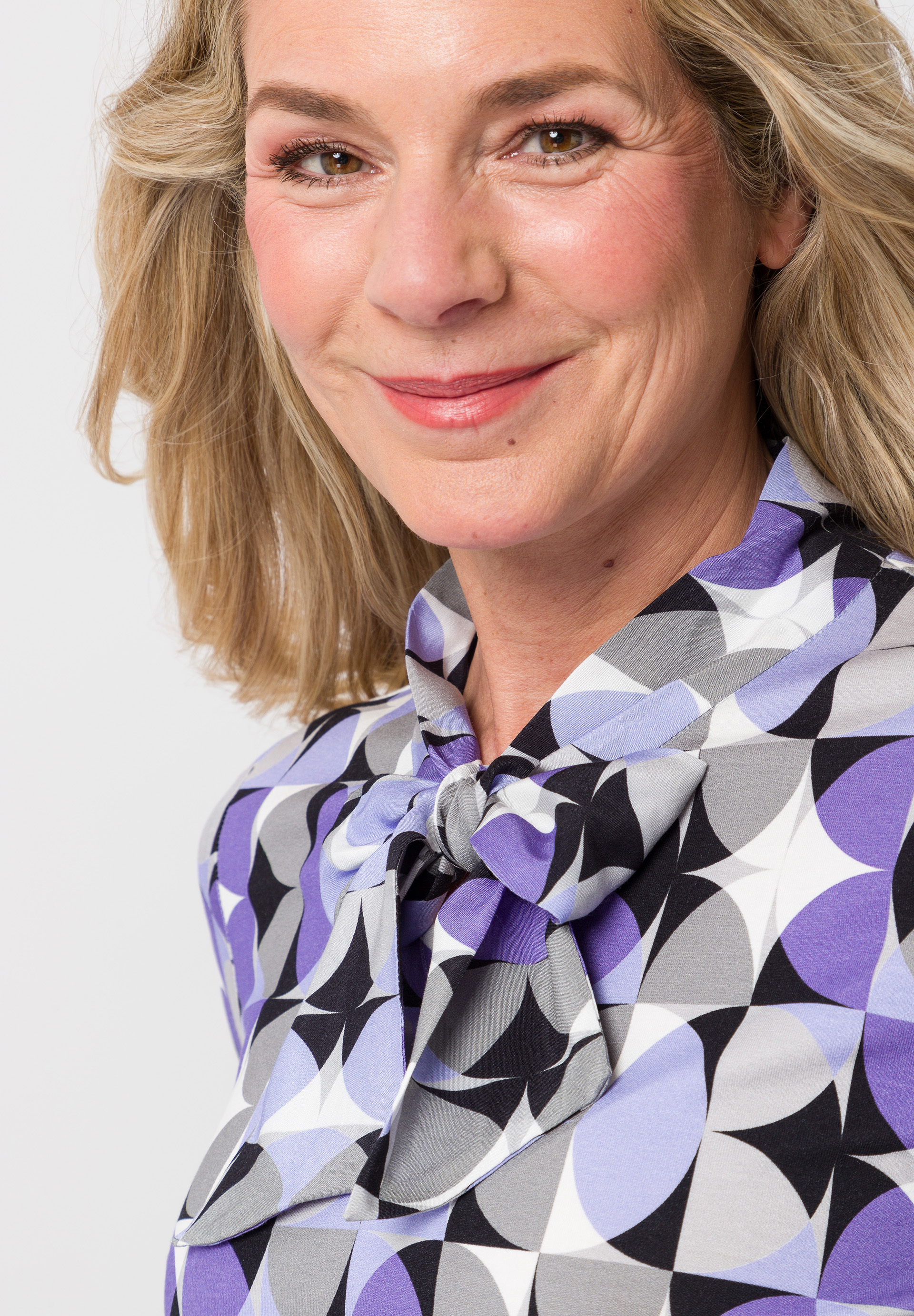 Shirt mit raffinierter Schluppe - Bild 4