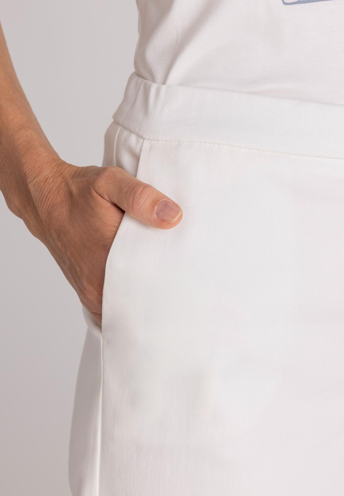 Hose, Weiß, Taschen, Slim Fit, Kleidungsstück, weiße Hose, Tasche, Kleidung, Stoff, Bund, Hose, Tasche, Seitentasche, Weiß, Midikleid, Hose, Tasche, Seitlicher Eingang, Weiß, Beinprofil, Hose, Weiß, Seitentasche, Kleidungsstück, Jogginghose