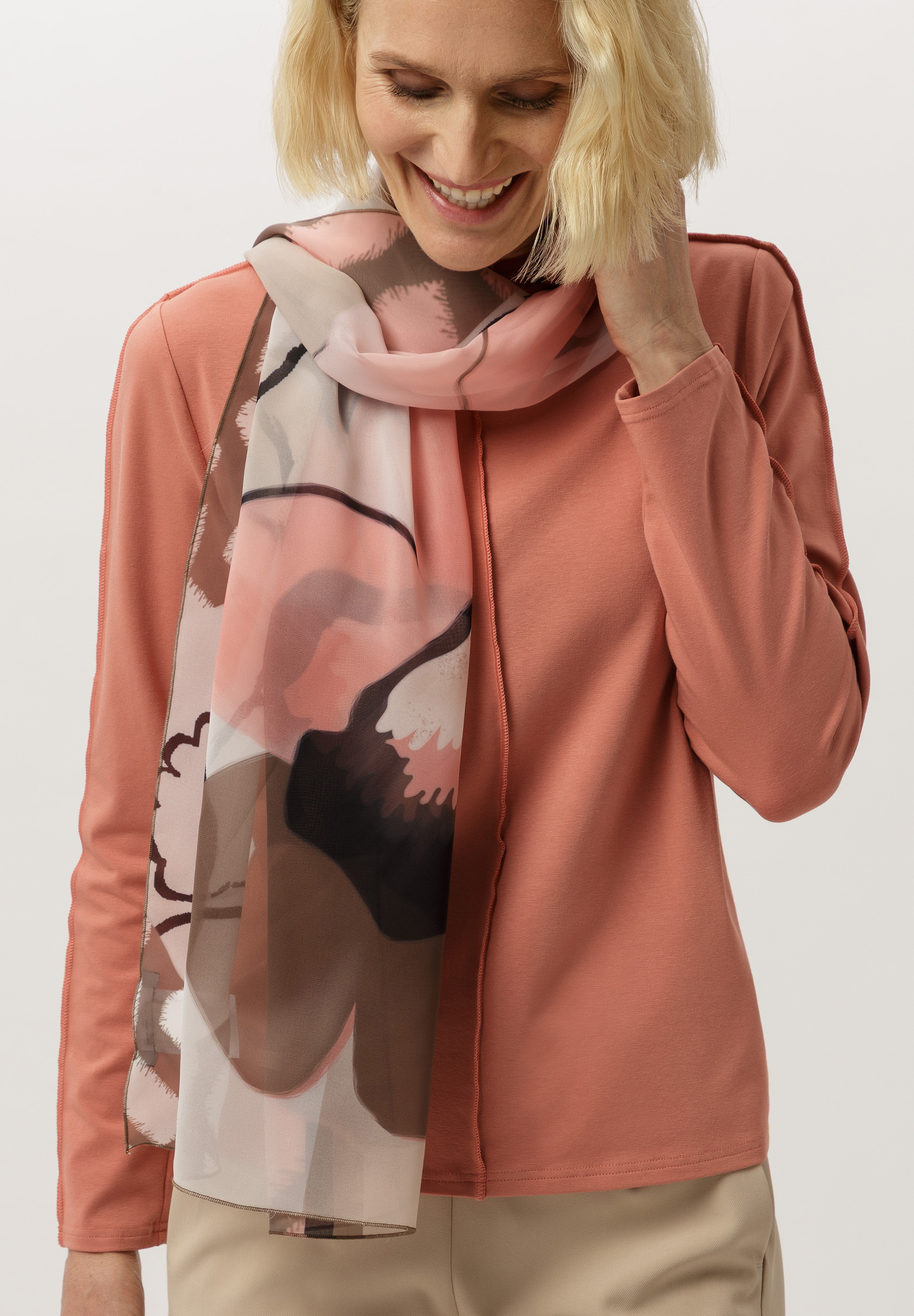 Tuch im zart verlaufenden Print - Bild 1 Pulli, Kapuzenpulli, Sweatshirt, Langarm, Mantel, Pulli, Kapuzenpulli, Sweatshirt, Langarm, Mantel