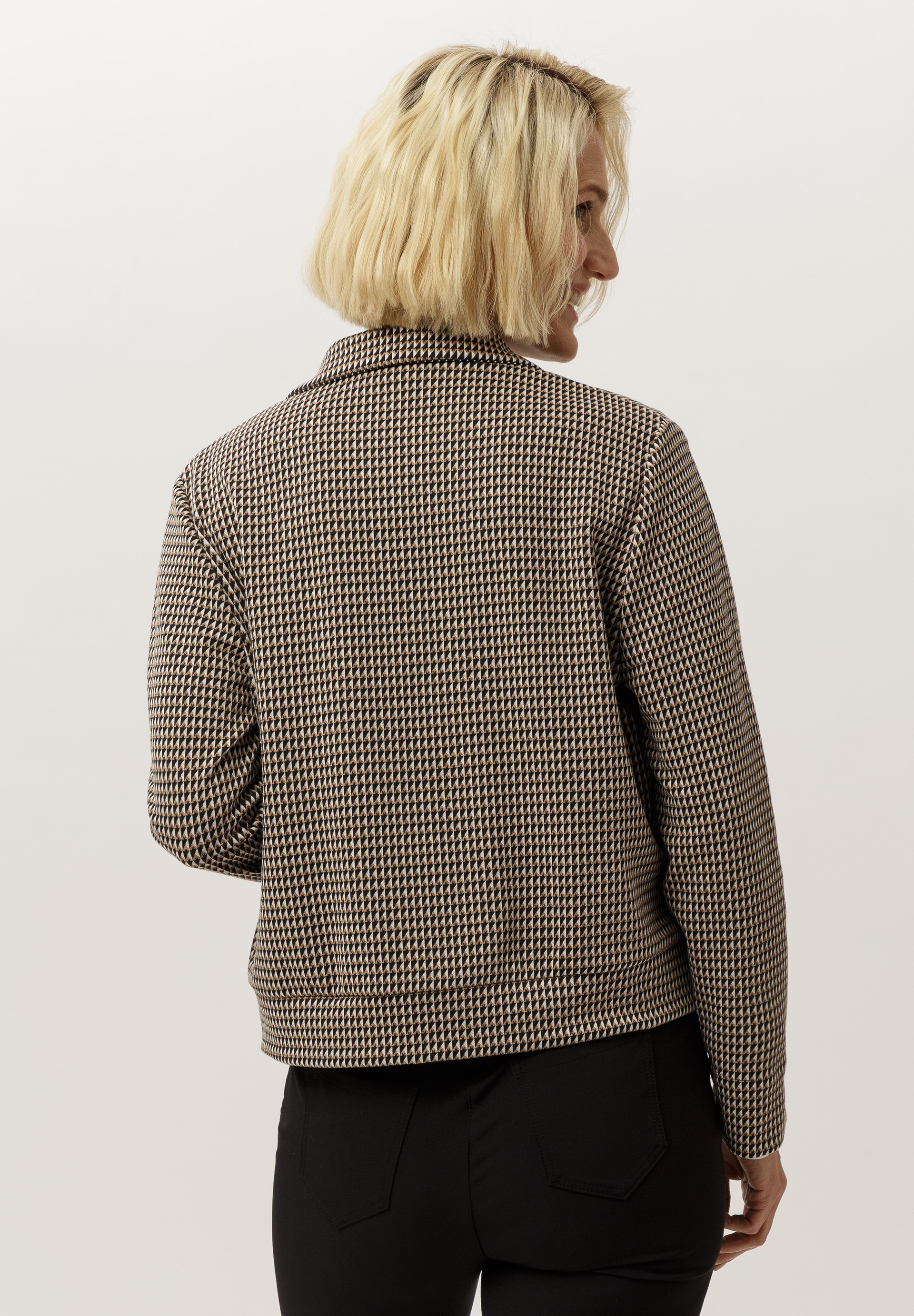 Strickwaren, Pullover, Mantel, Jacke, Person