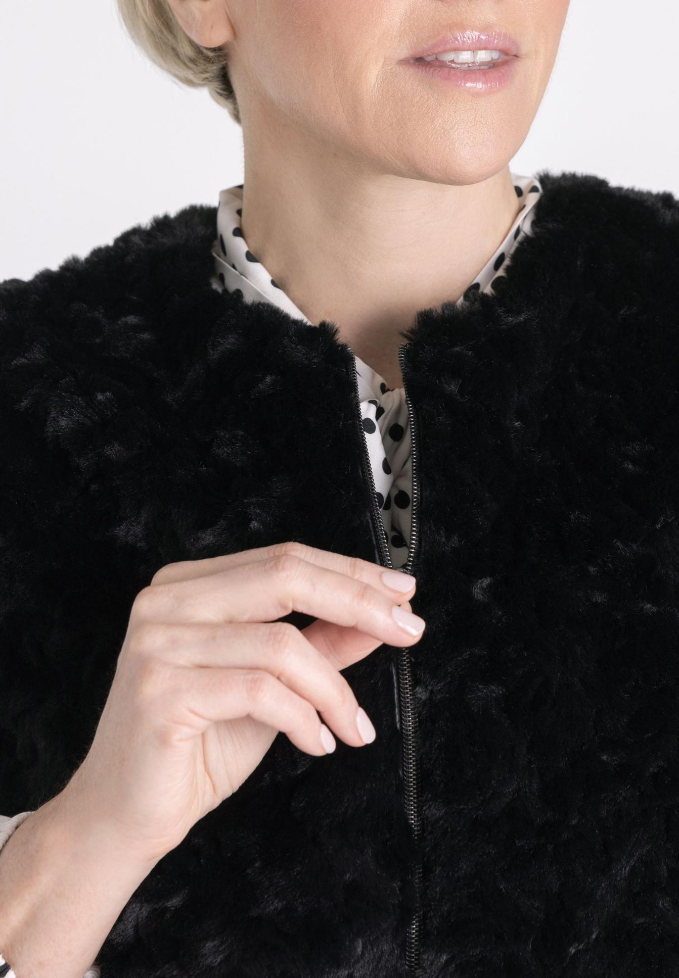 faux fur, Reißverschluss, schwarz, Kragen, Pünktchen, Schwarz, Fell-Jacke, Reißverschluss, Polka-Dots, Hals-Kragen, Schwarz, Felljacke, Reißverschluss, Polka-Dots?, Kragen?, Fellmantel, Schwarz, Reißverschluss, Punkten Muster, Polsterung/Struktur