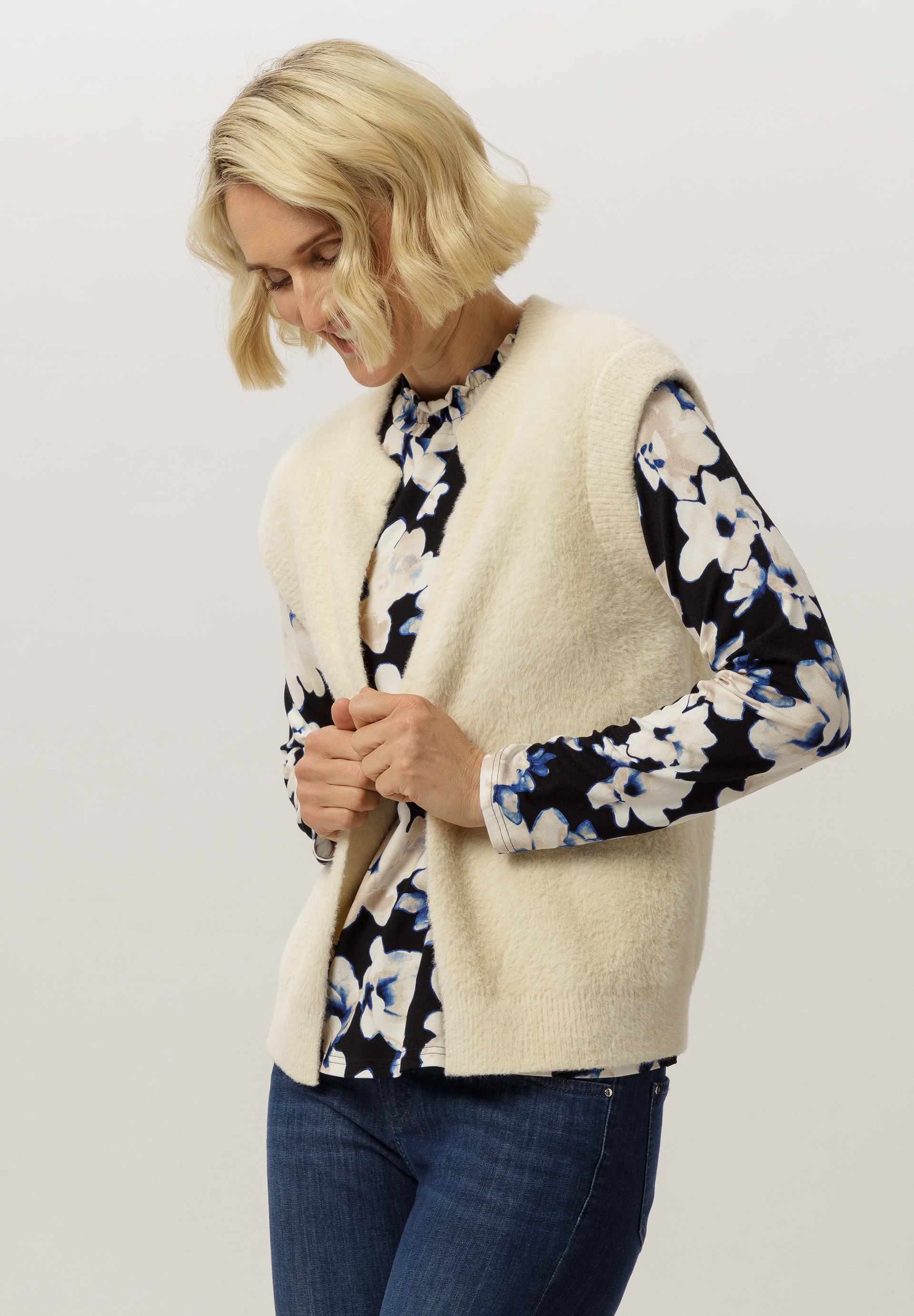 Waistcoat With an open silhouette - Product Image 1