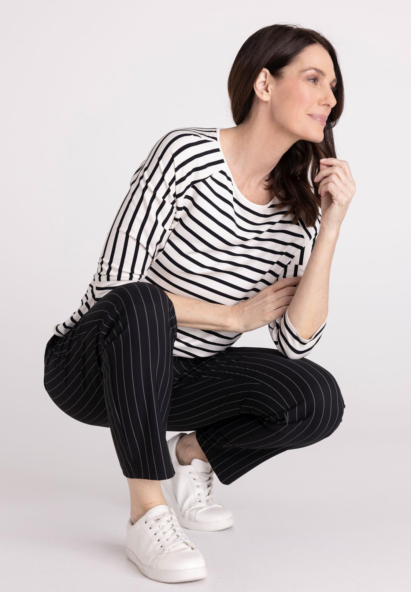 gestreiftes oberteil, langarm, weiß schwarz, strickoberteil, freizeitlook