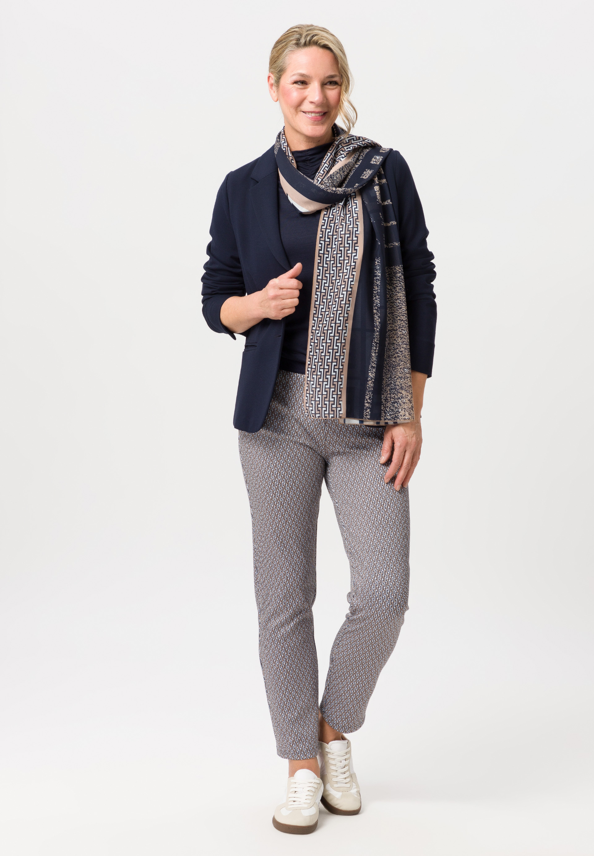 Cloth with graphic elements Cloth with graphic elements - Product Image 2