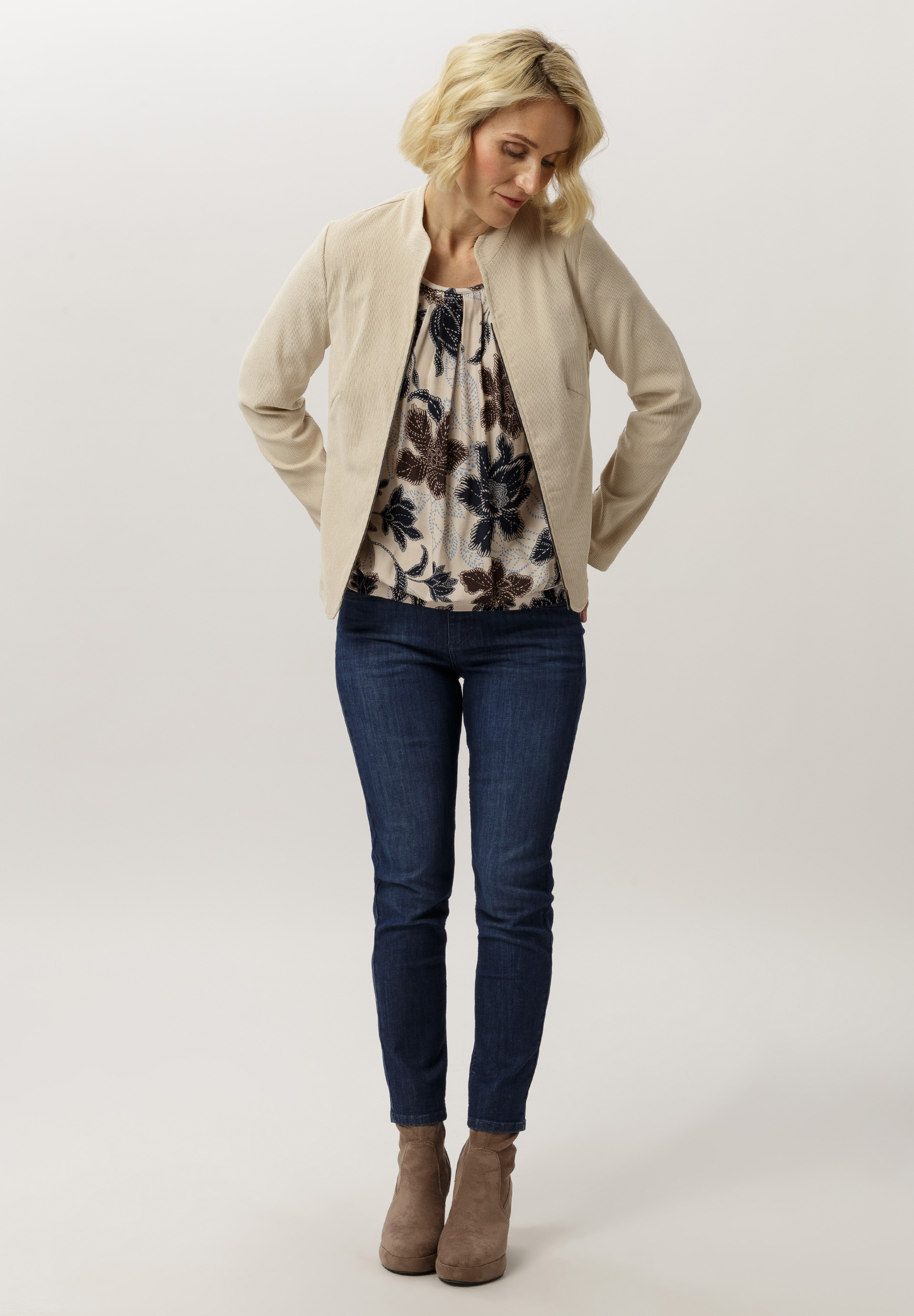 Blouse shirt With distinctive pleats Blouse shirt With distinctive pleats - Product Image 2