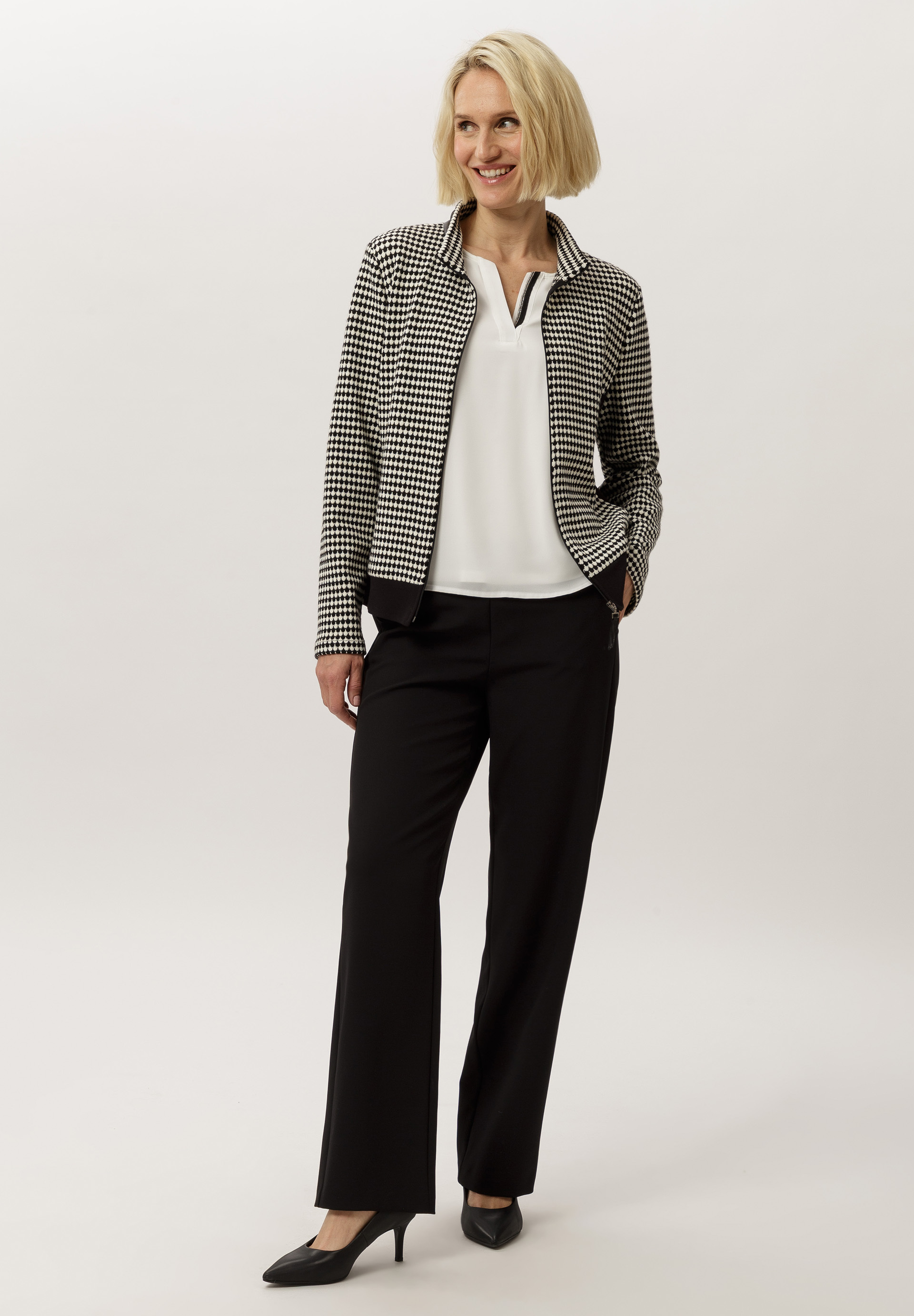 Knitted blazer Modern look Knitted blazer Modern look - Product Image 2