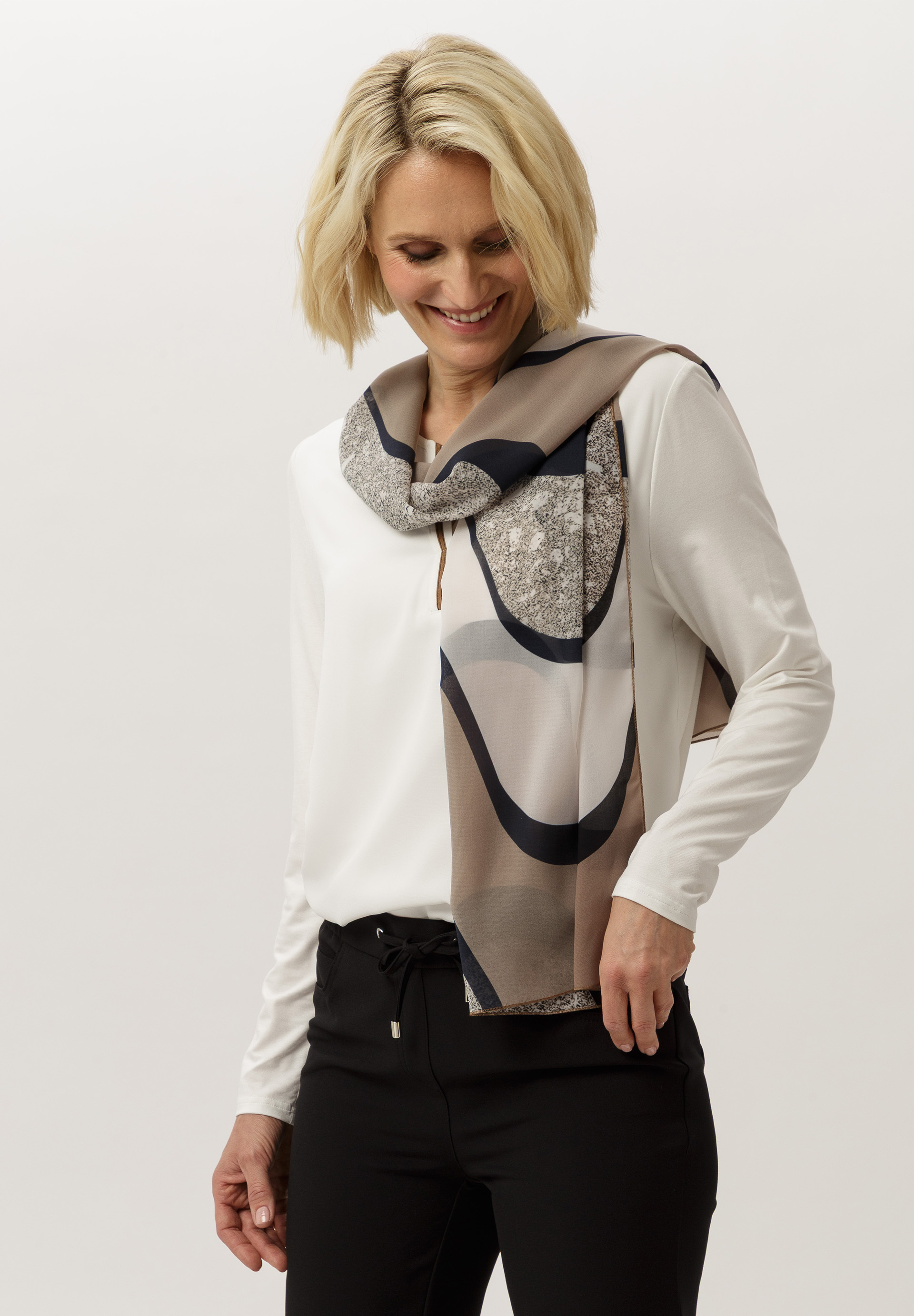 Tuch mit fließendem Touch - Produktbild 1