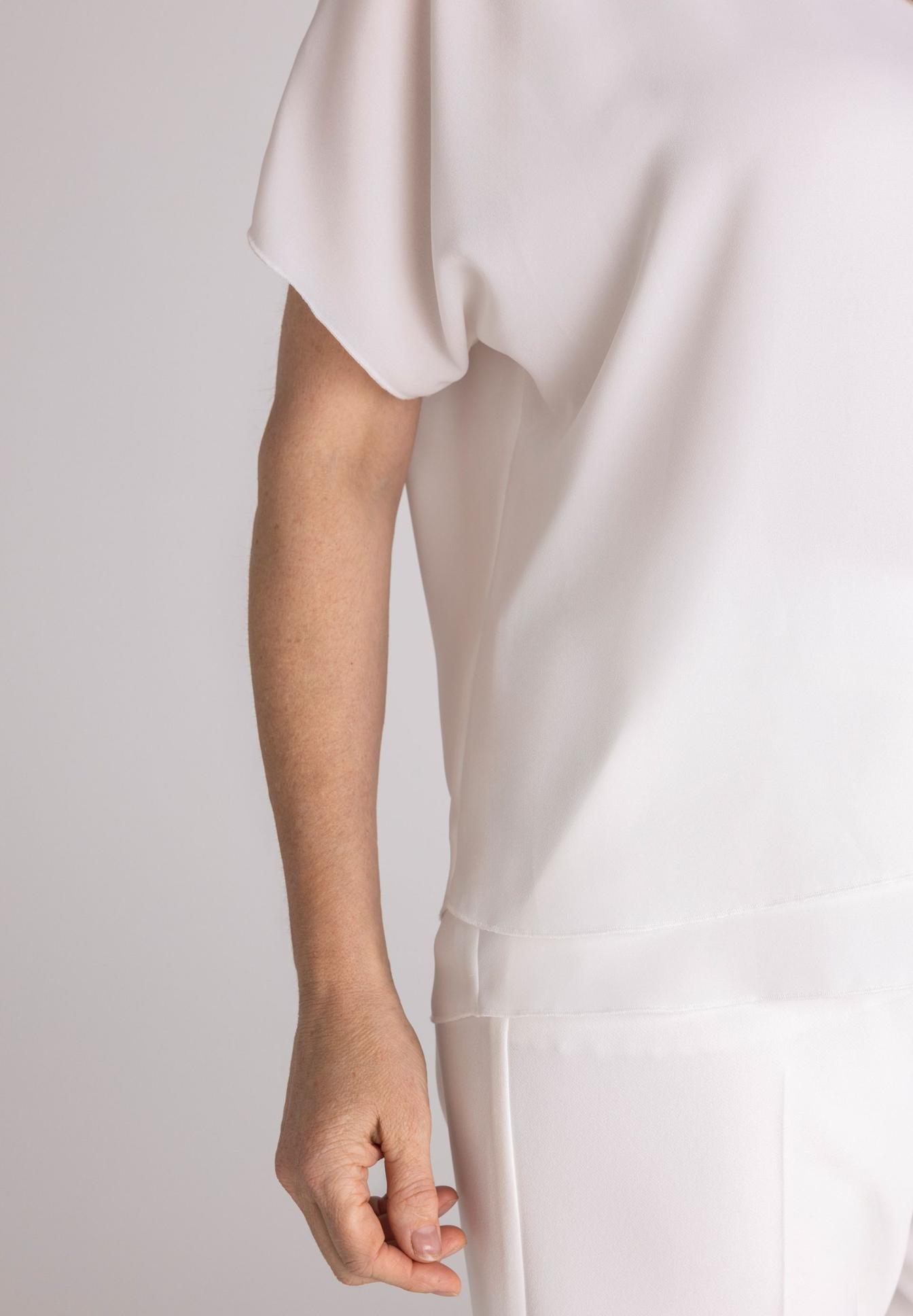 weiß, Kurzarm, Bluse, Hosenanzug, einfarbig, Kurzarm, Bluse, Weiß, Stofftop, Rundhalsausschnitt, kurzarmshirt, weiß, baumwolle, vereinfachtekleidung, oberteil, kurzes Shirt, weißes Oberteil, Leinenoptik, lockere Passform, Armärmel