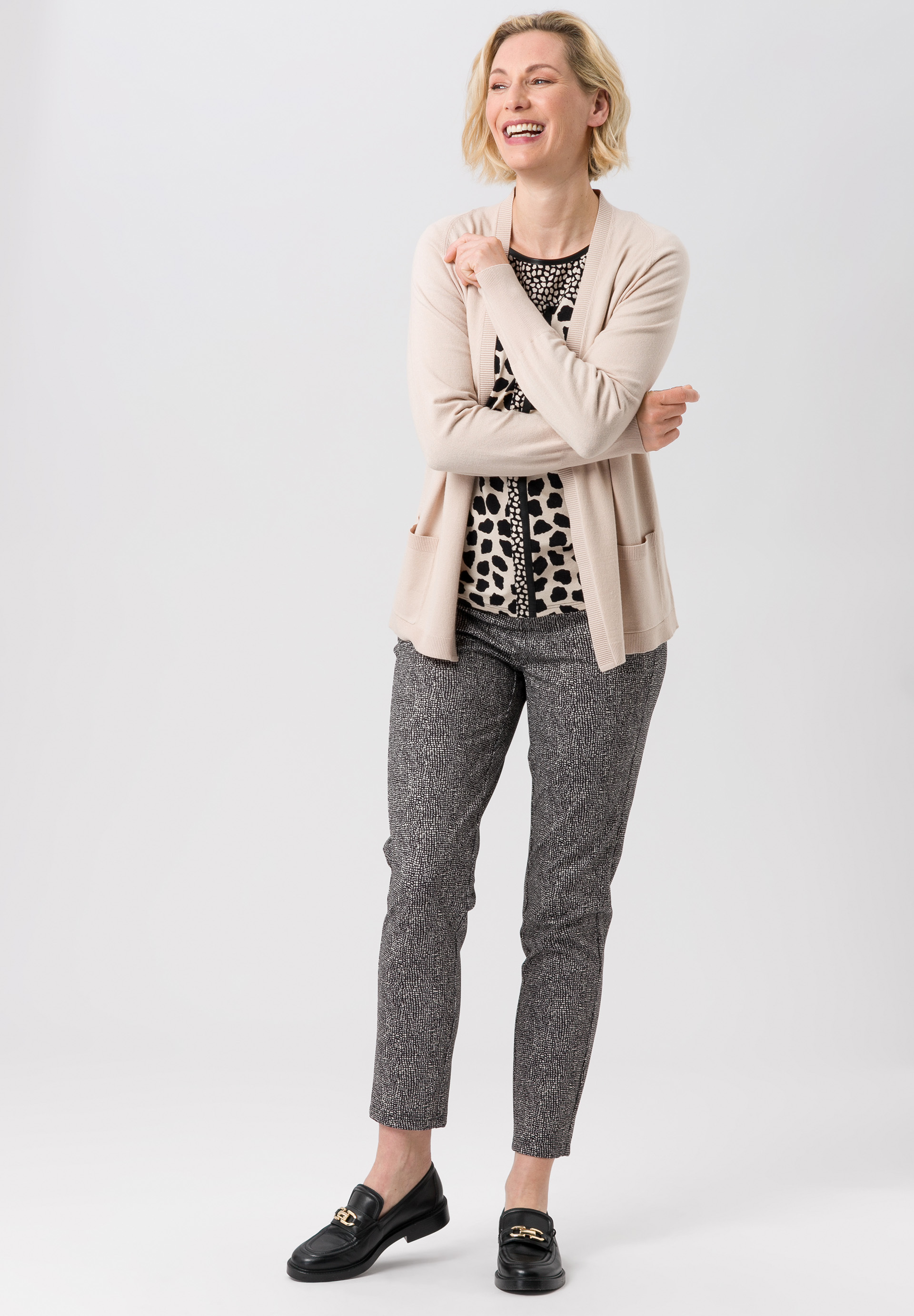 Strickjacke mit praktischen Saumtaschen - Produktbild 2