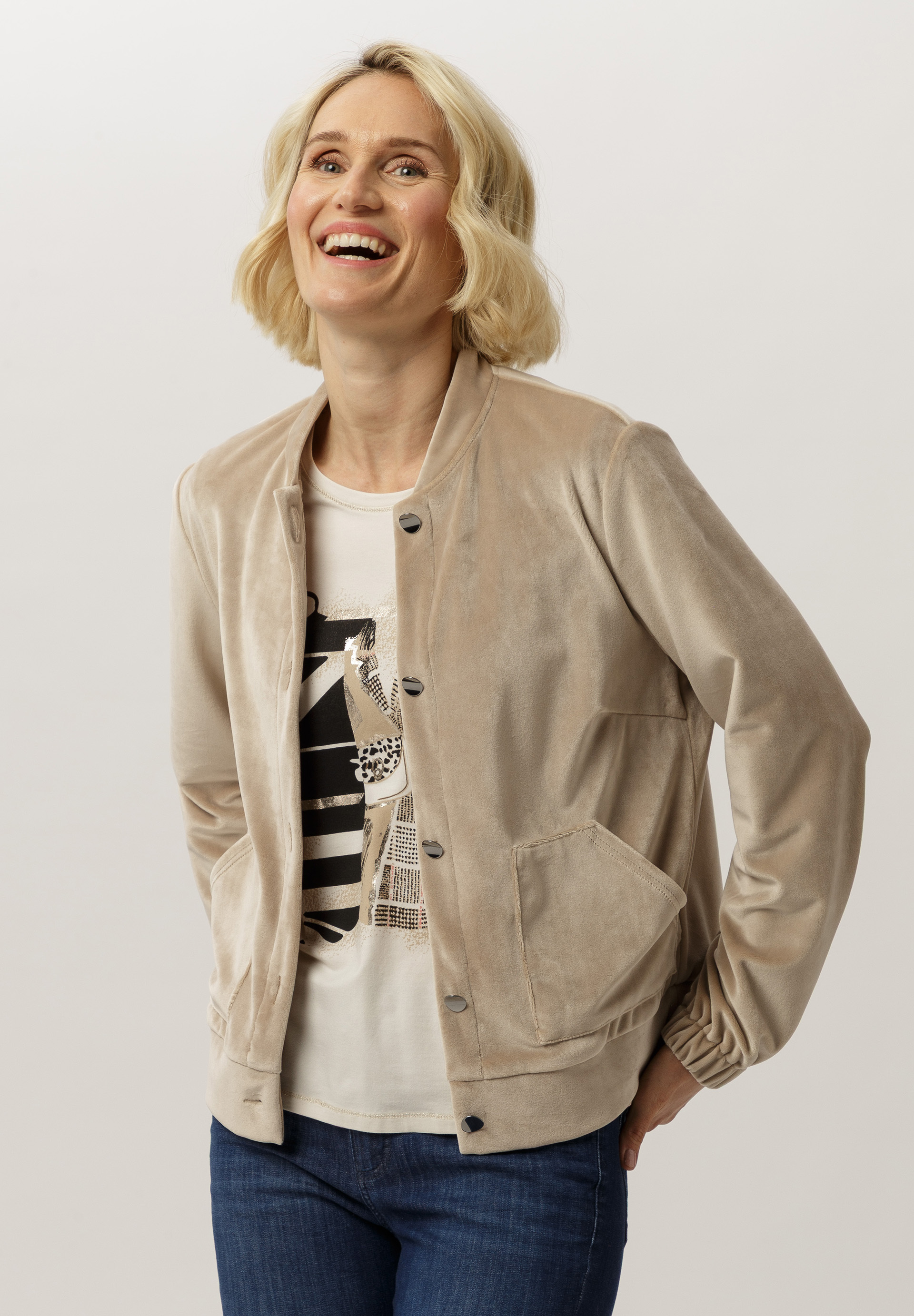 Jacke aus softem Stretch-Samt - Produktbild 1