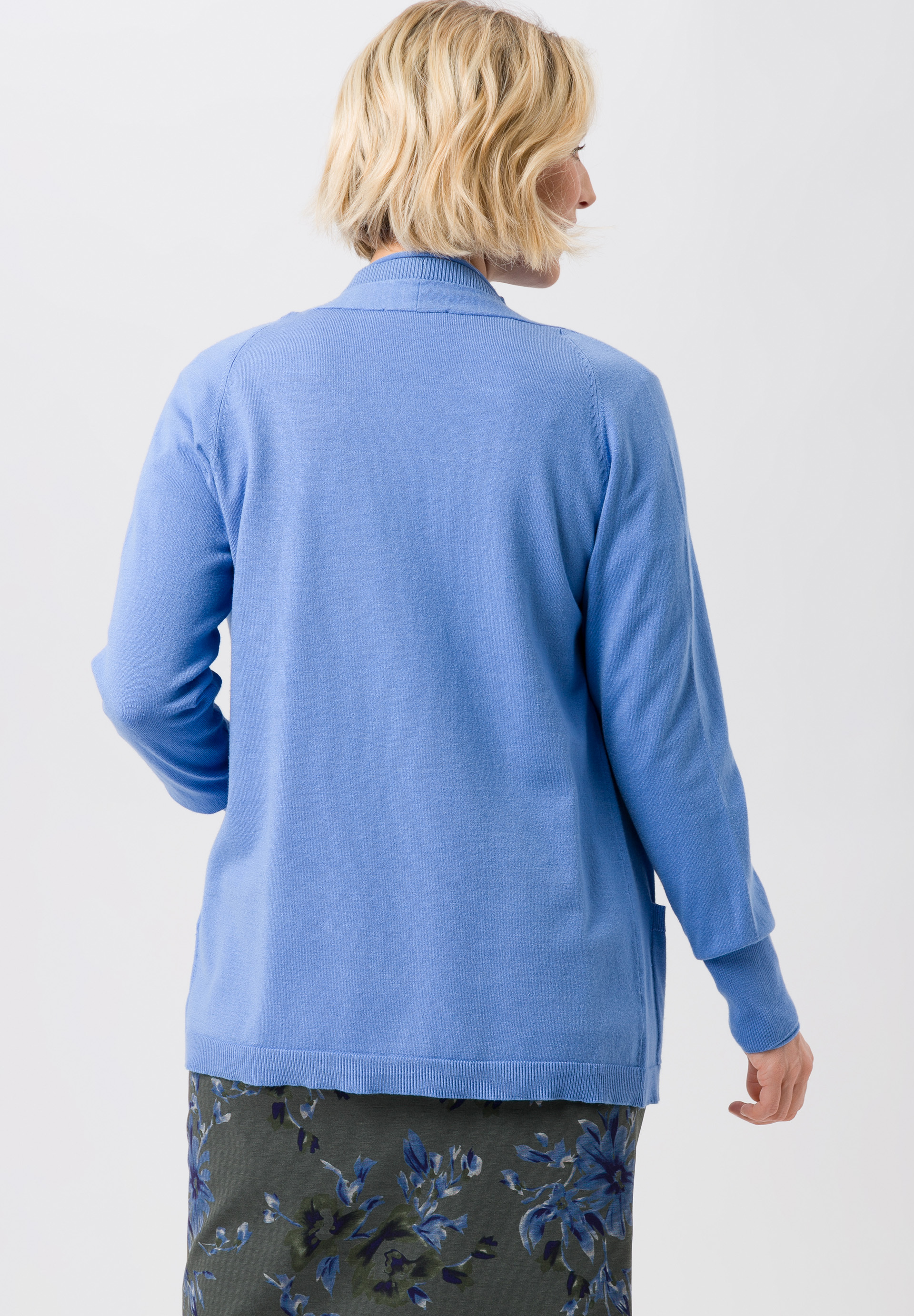 Cardigan mit praktischen Saumtaschen - Bild 2 Vlies, Langer Ärmel, Strickwaren, Pullover, Person, Vlies, Langer Ärmel, Strickwaren, Pullover, Person, Vlies, Langer Ärmel, Strickwaren, Pullover, Person, Vlies, Langer Ärmel, Strickwaren, Pullover, Person