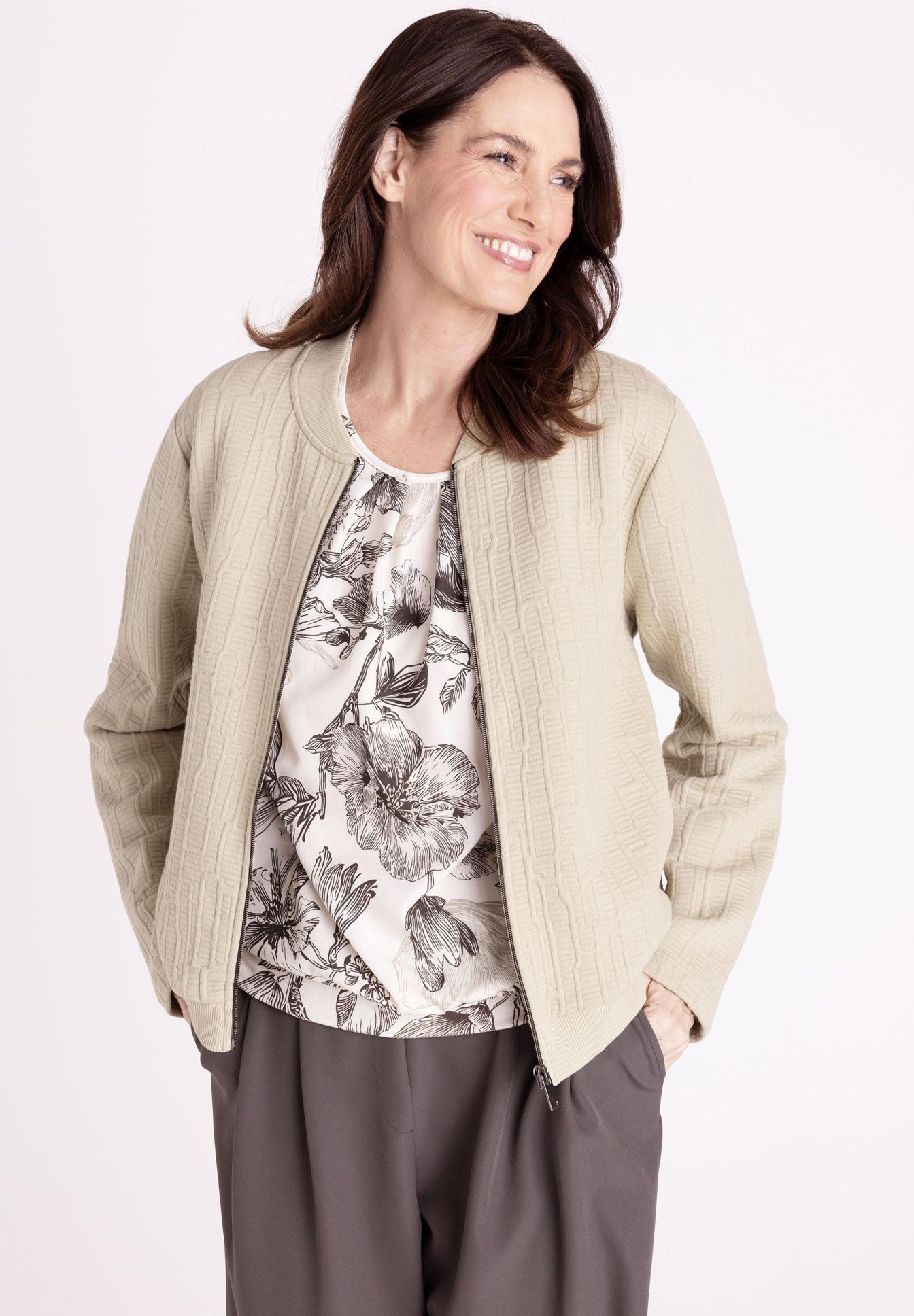 Jacket, Knit jacket, Beige, Zipper, Blumenmuster, Jacke, Kastanier, Beige, gebaute Struktur, Mantelalternative, Jacket, Collarless jacket, Beige, Kariert, Blumenmuster, Kragenjacke, Kunstfaser, Beigejacke, Kernstruktur, Blumenmuster