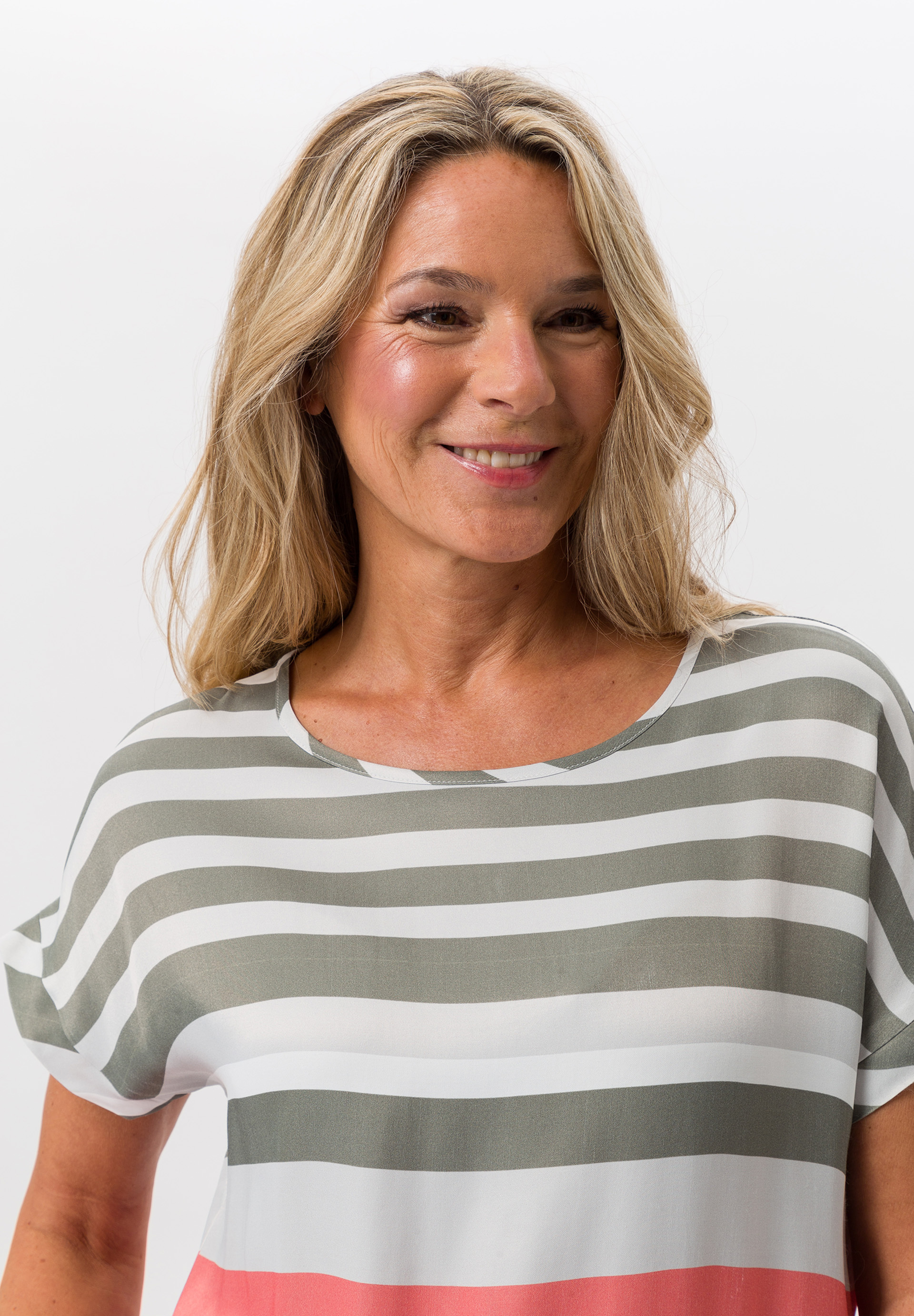 Blusenshirt mit femininer Note - Bild 4 Blusenshirt mit femininer Note - Bild 4