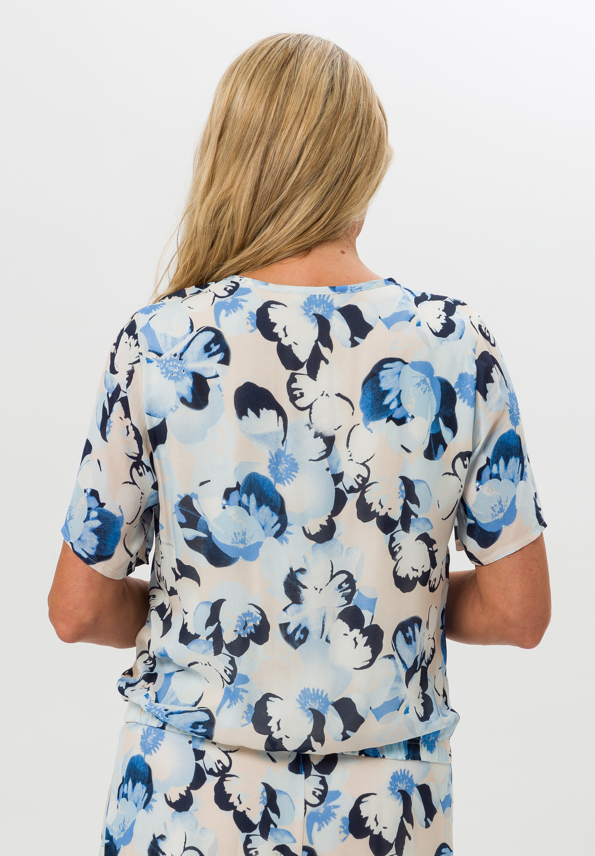 Bluse mit schmeichelnder Silhouette - Bild 2