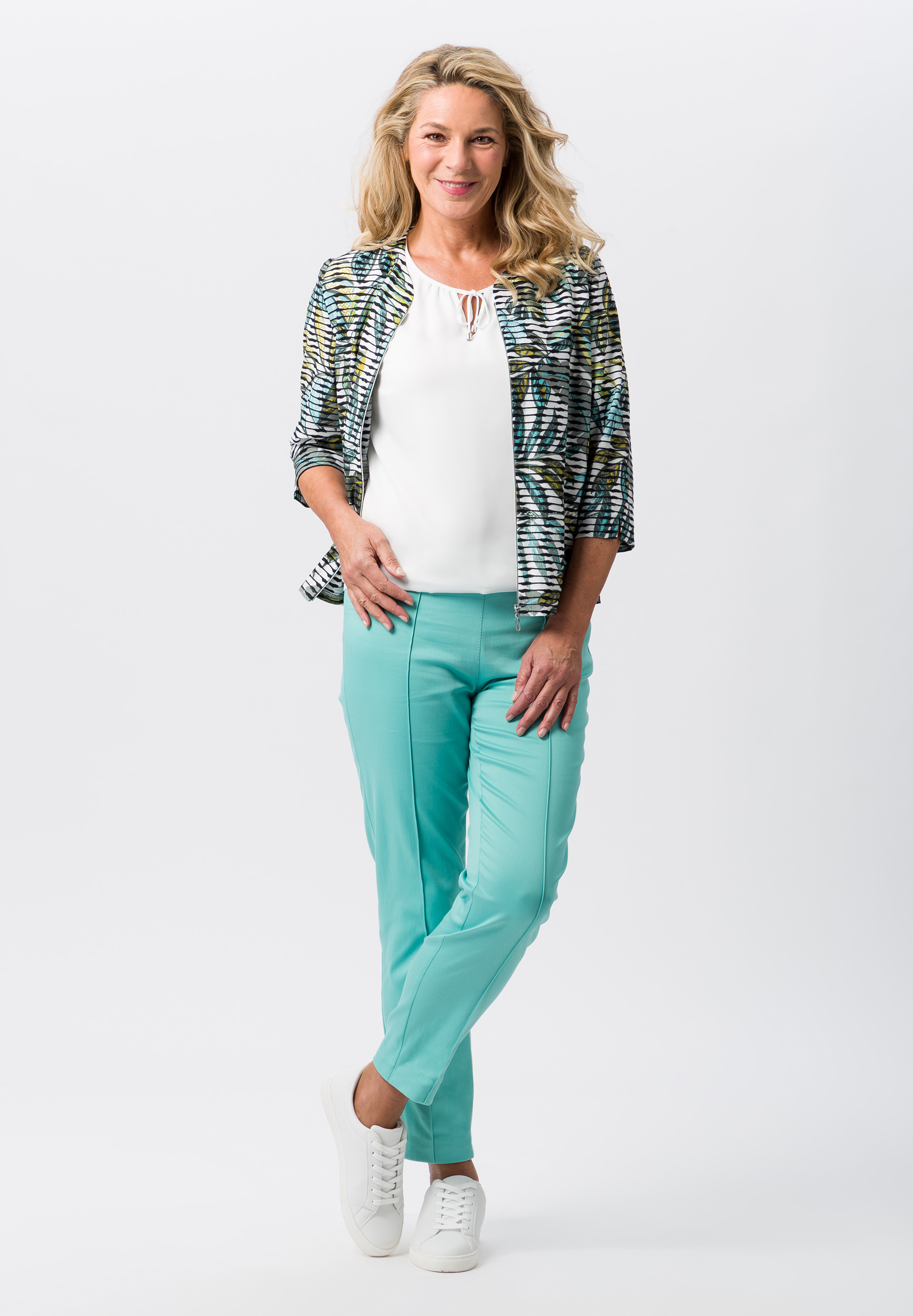 Blouse shirt with feminine ruffle and tie ribbon - Bild 3 Blouse shirt with feminine ruffle and tie ribbon - Bild 3