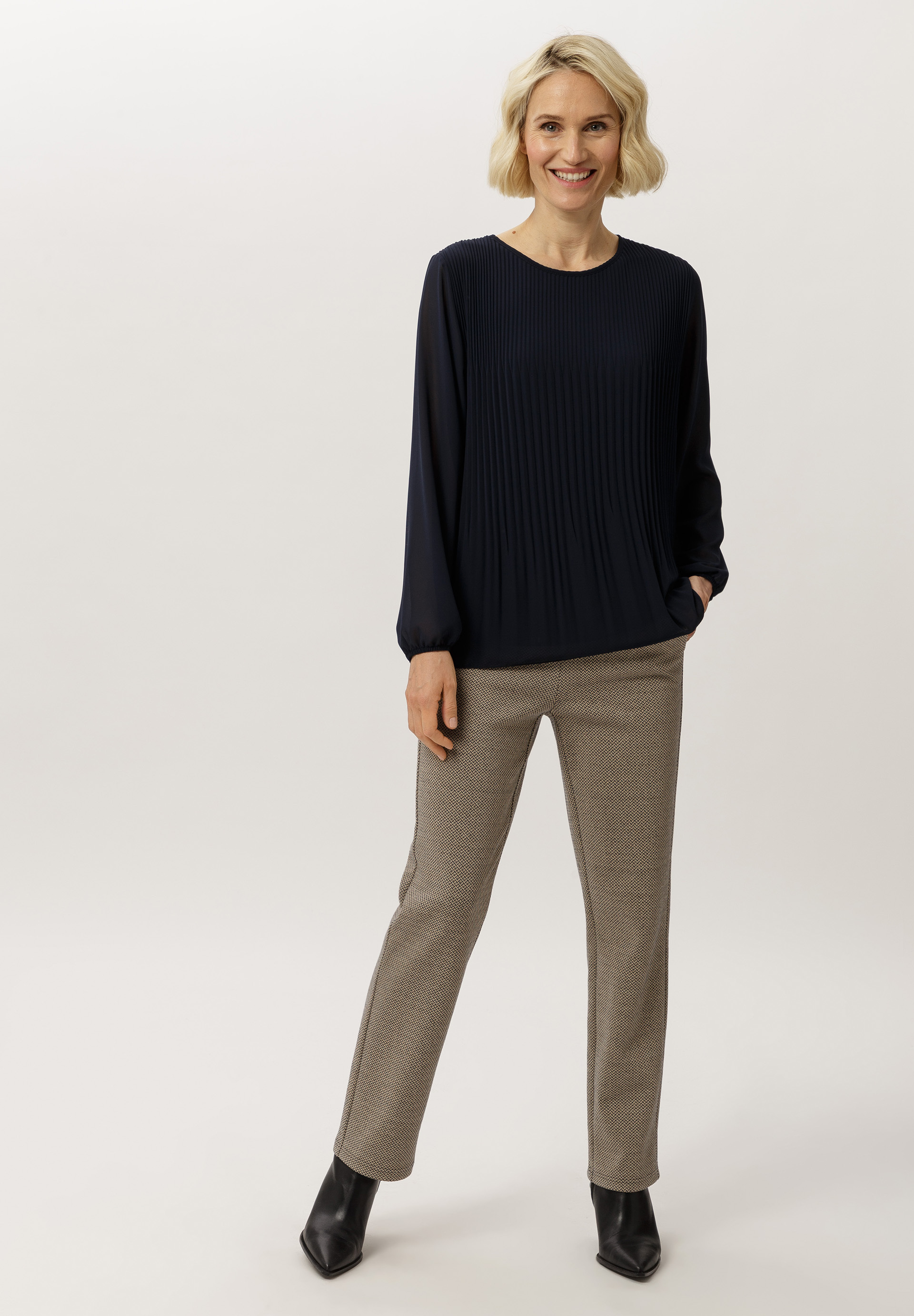 Trousers With textured pattern Trousers With textured pattern - Product Image 2