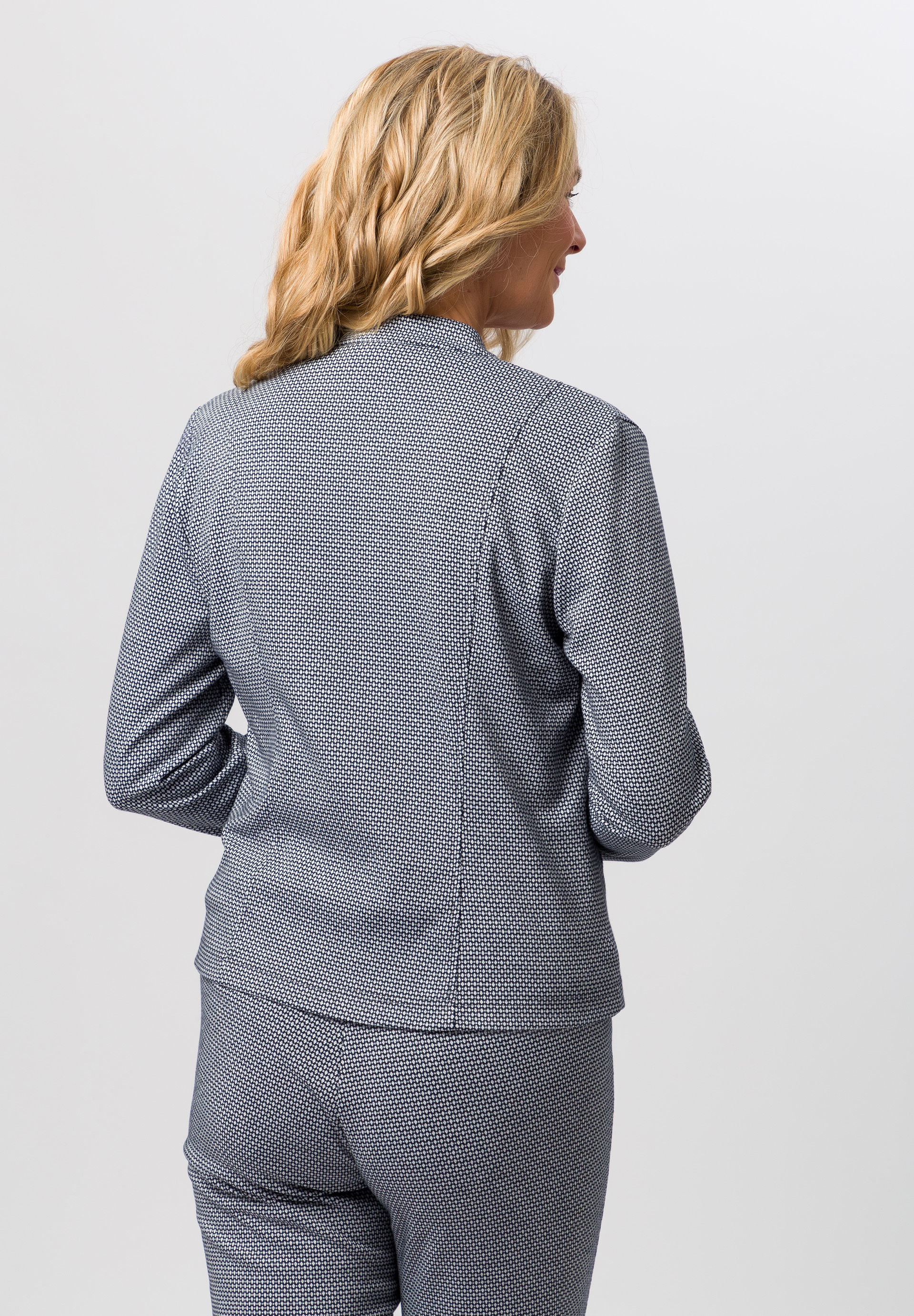 Jerseyjacke im lässig modernen Look - Bild 2