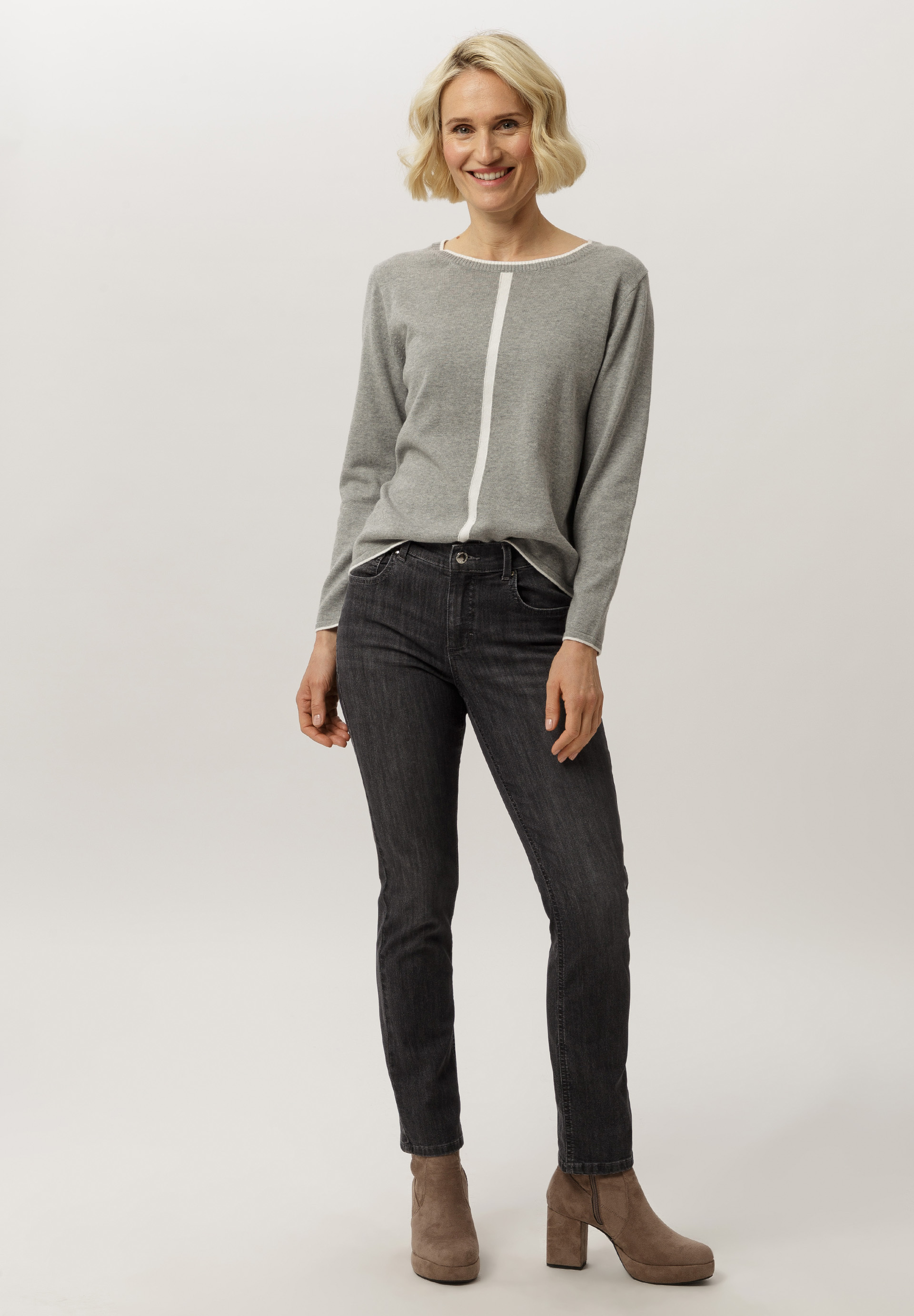 Sweater With contrasting colour accents - Bild 3 Bekleidung, Hosen, Strickwaren, Pullover, Person, Bekleidung, Hosen, Strickwaren, Pullover, Person, Bekleidung, Hosen, Strickwaren, Pullover, Person, Bekleidung, Hosen, Strickwaren, Pullover, Person, Bekleidung, Hosen, Strickwaren, Pullover, Person