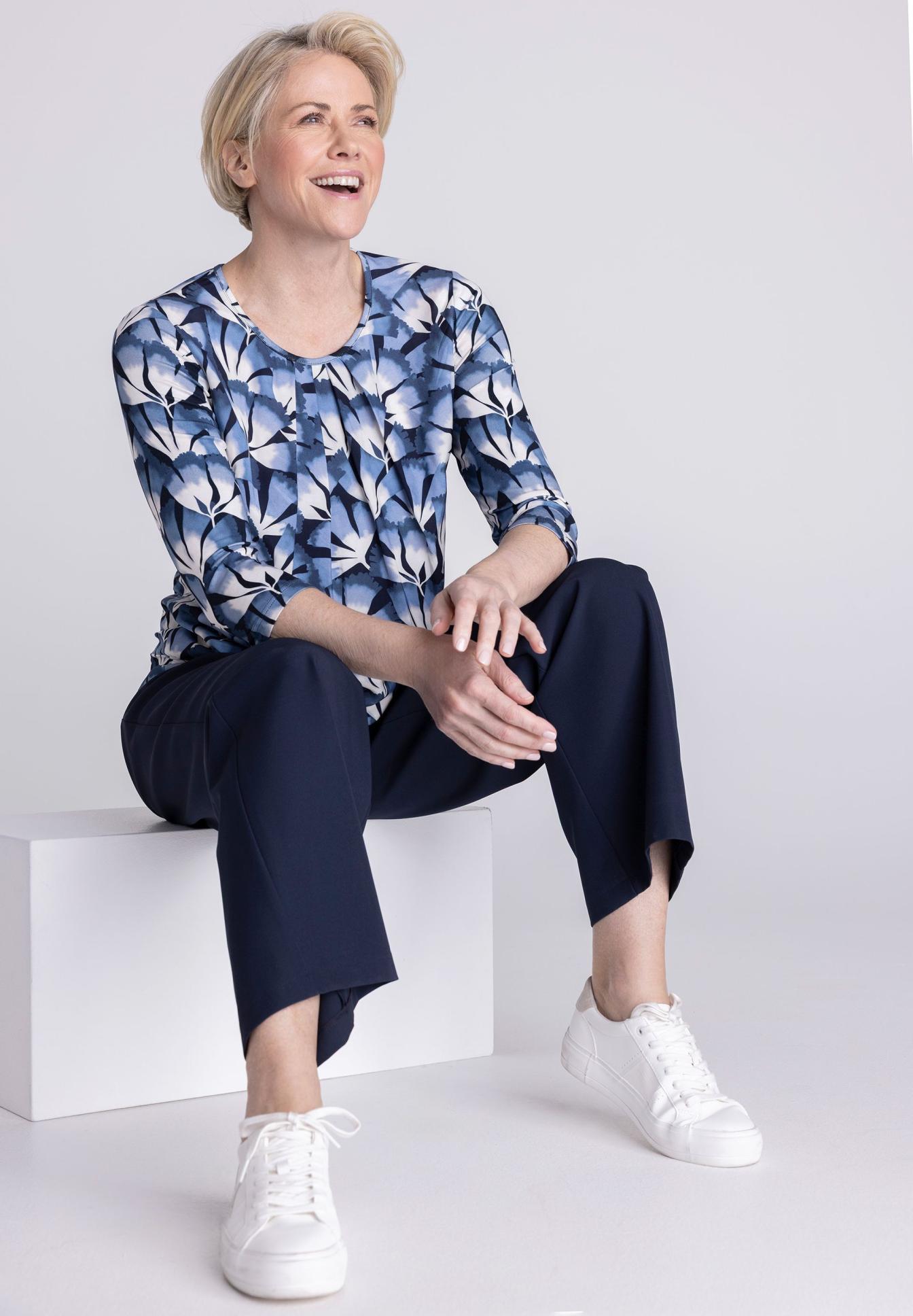 Bluse, Kreisärmel, Blumenmuster, Dreiviertelarm, Hose, Bluse, Druck, Hemd-Bluse, 3/4-Ärmel, Abstrakter Muster, bluse, 3/4-ärmel, muster, blau, hose, bluse, muster, hose?, damen, schuhe