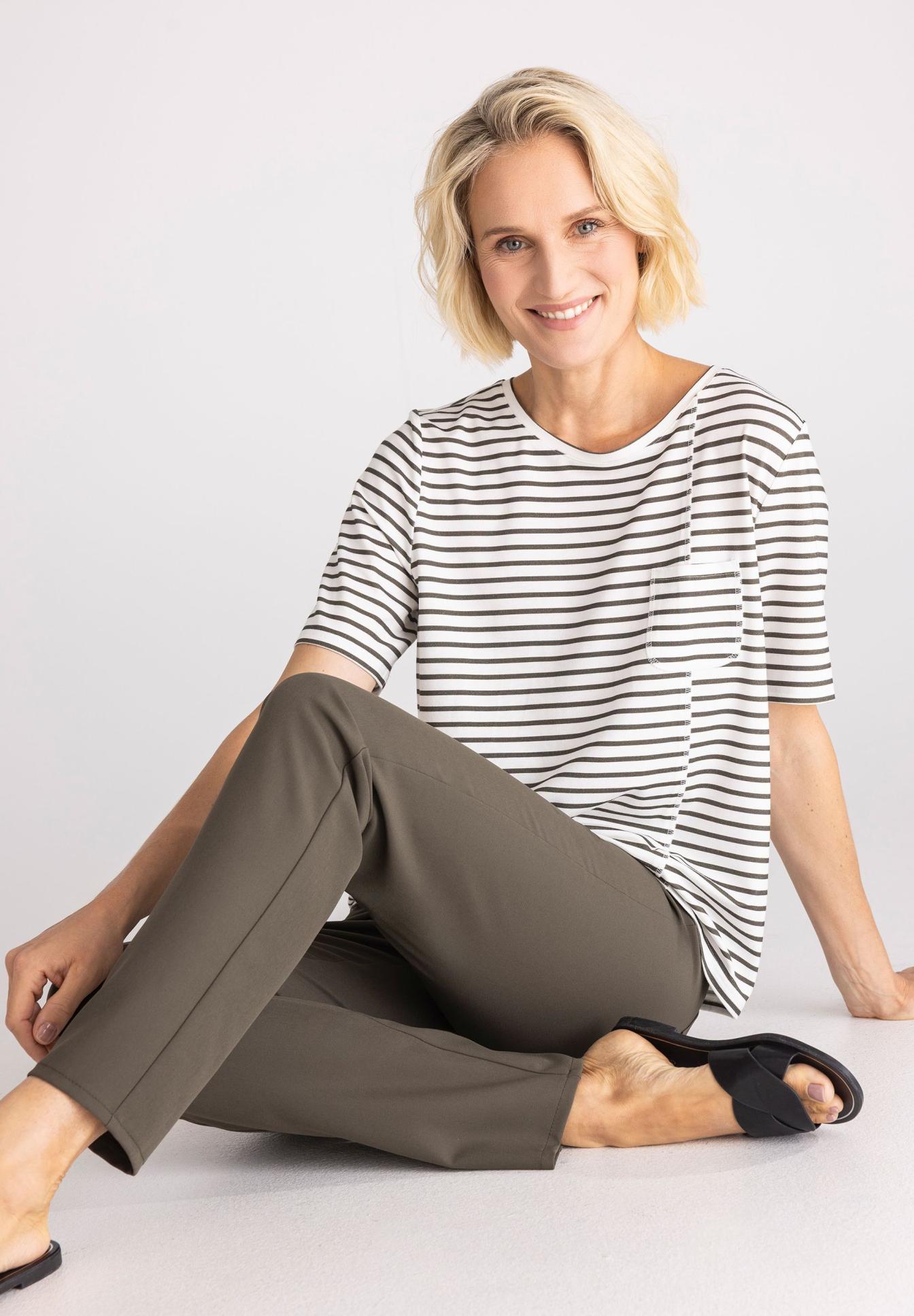  gestreiftes t-shirt, t-shirt, rundhalsausschnitt, stirnentasche tee, casual oberteil, gestreiftes shirt, t-Shirt, kurzärmelig, Tasche-Top, khaki Hose, Gestreiftes Hemd, Pockets-Shirt, Kurzarm, Lässiges Oberteil, Atmungsaktives Material