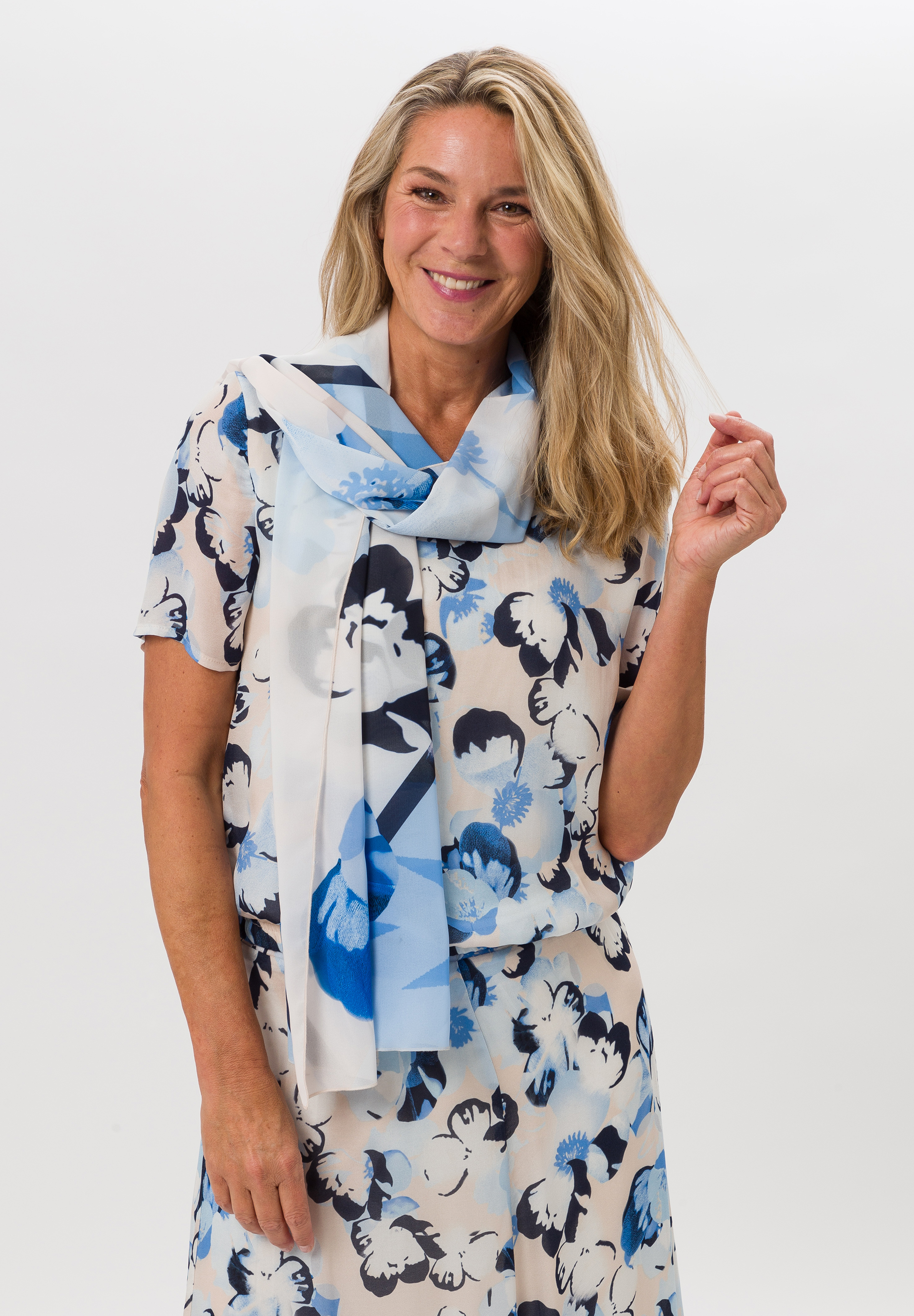 Cloth with fashionable print - Bild 1 Cloth with fashionable print - Bild 1