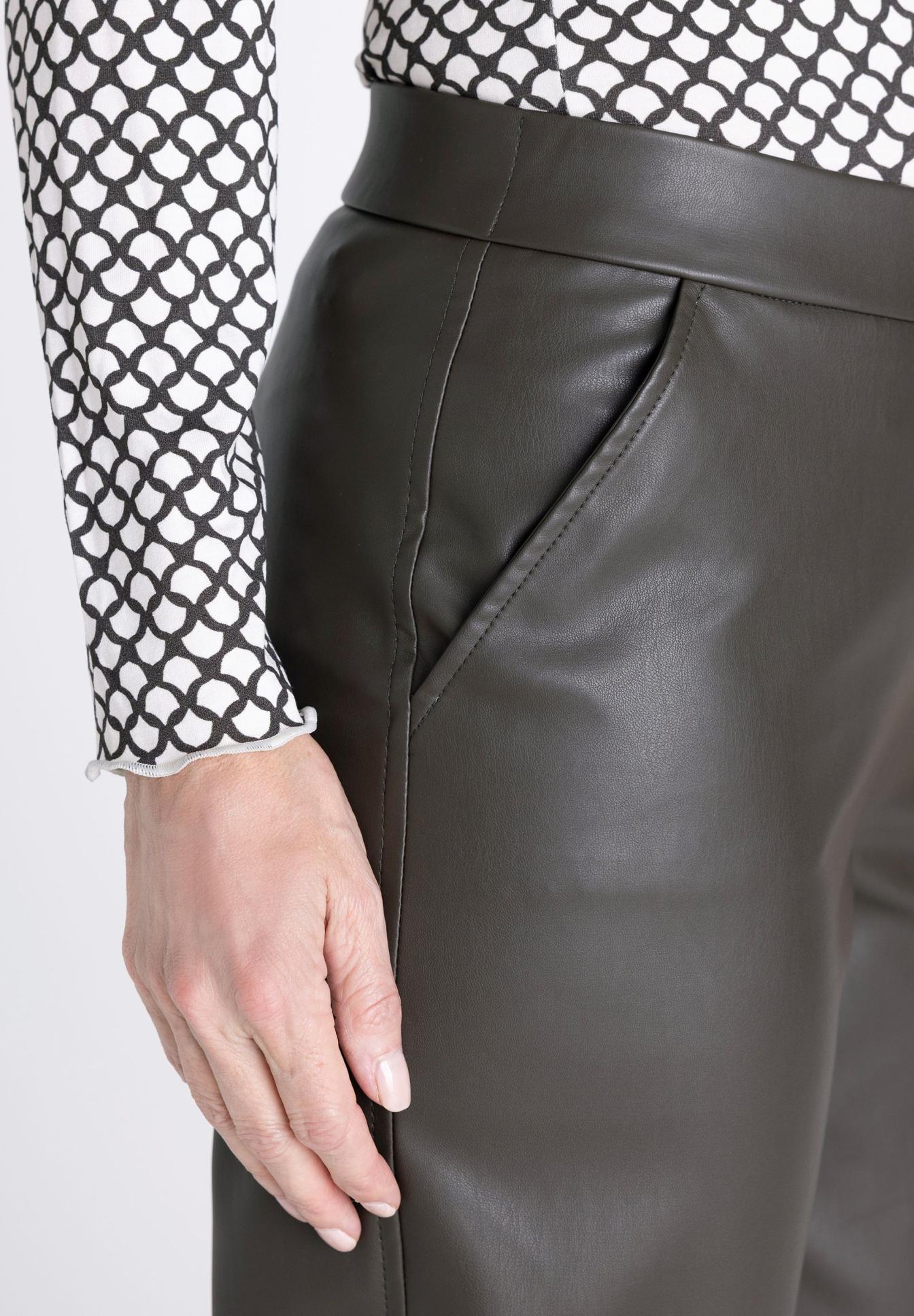 Lederhose, Lederoptik, Schwarz, Kombipanel, Seitentasche, lederhose, pantalon, skin, tailliert, reissverschluss?, Hose, Lederlook, Schwarz, Hose mit Lederoptik, Seitentasche, Lederhose, Leder, Hose, Seitennaht, Schwarz
