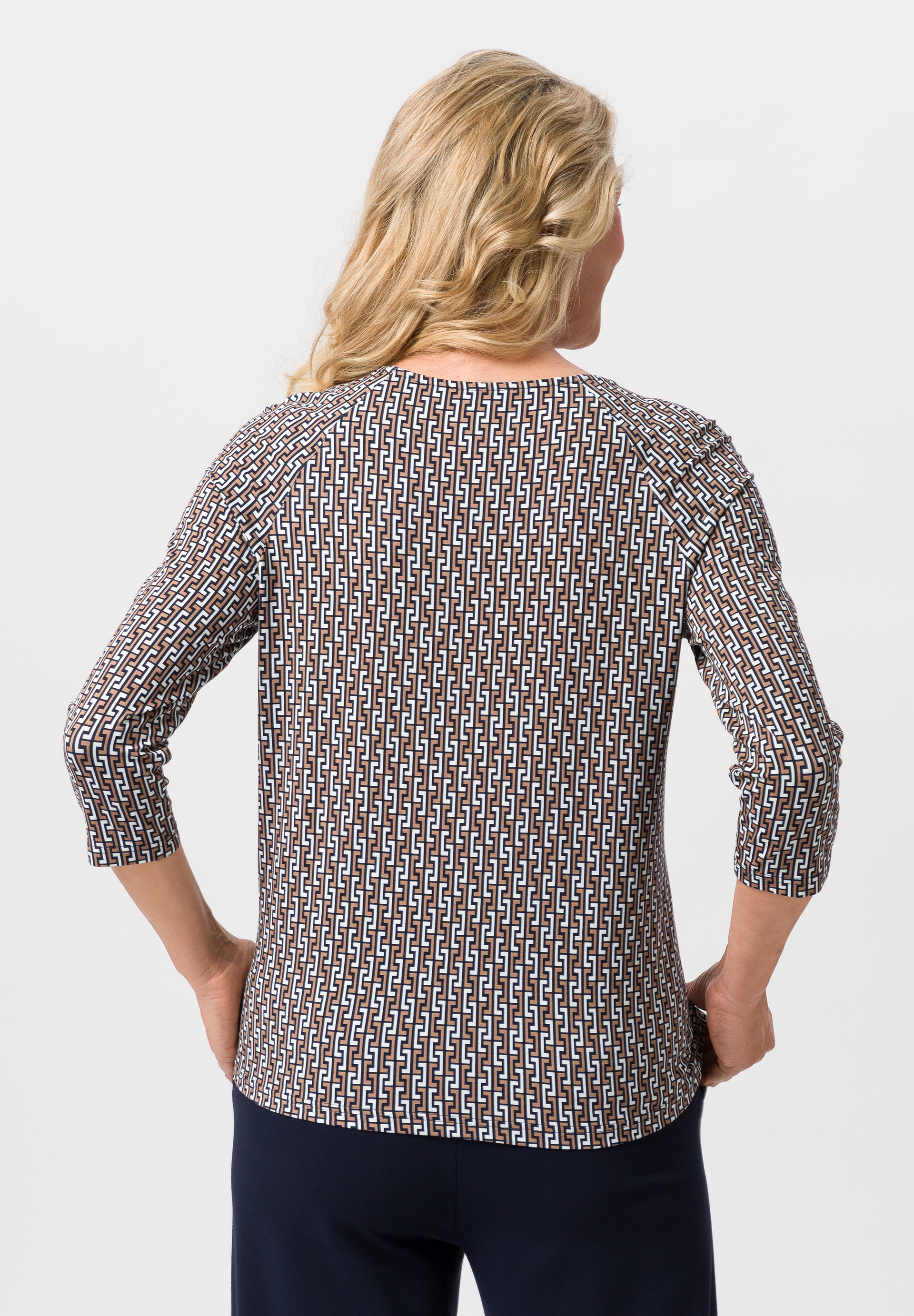 Shirt in an attractive design - Bild 2