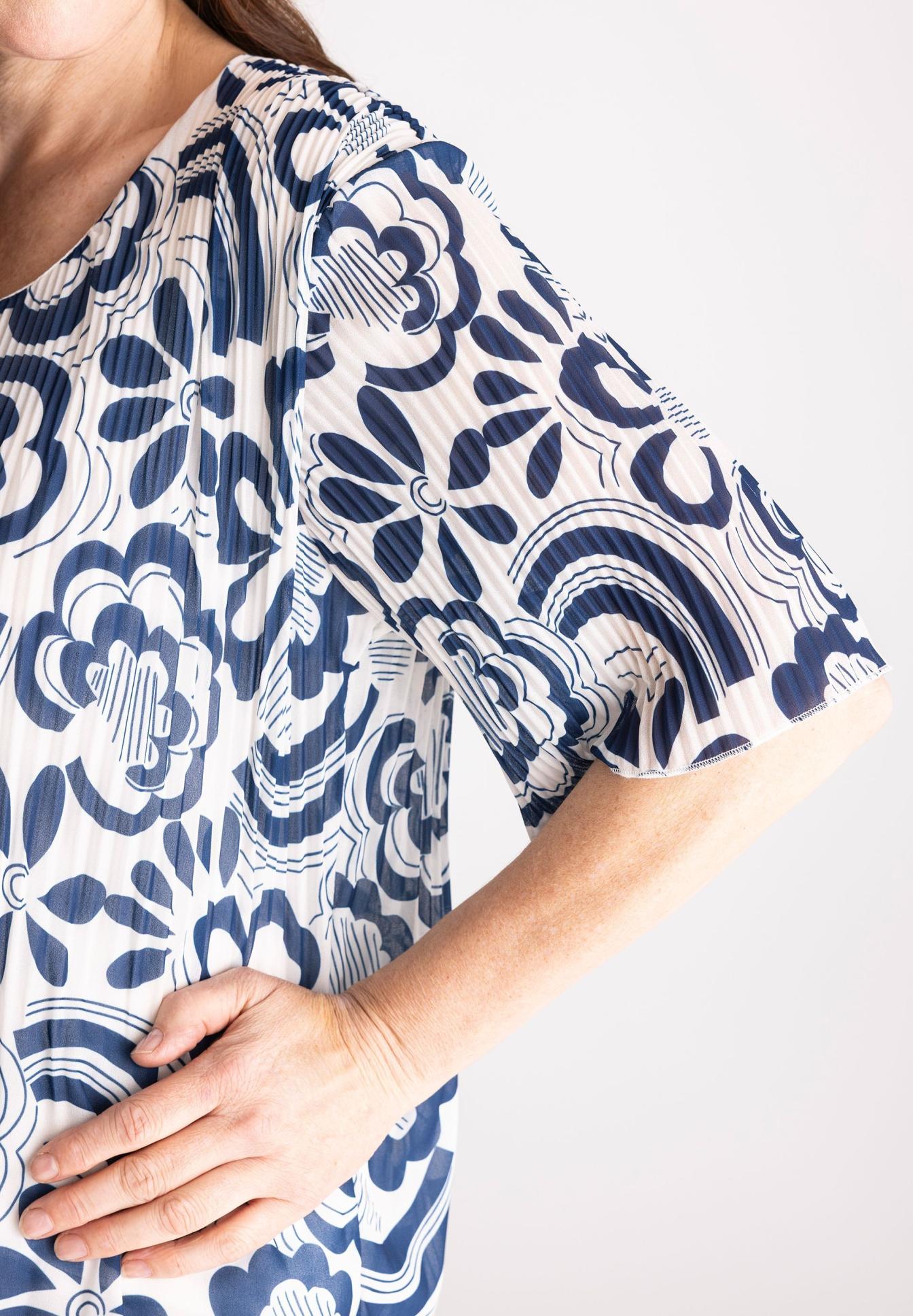 Bluse, Blumenmuster, Kurzarm, Blau-Weiß, Viskose oder Baumwolloptik