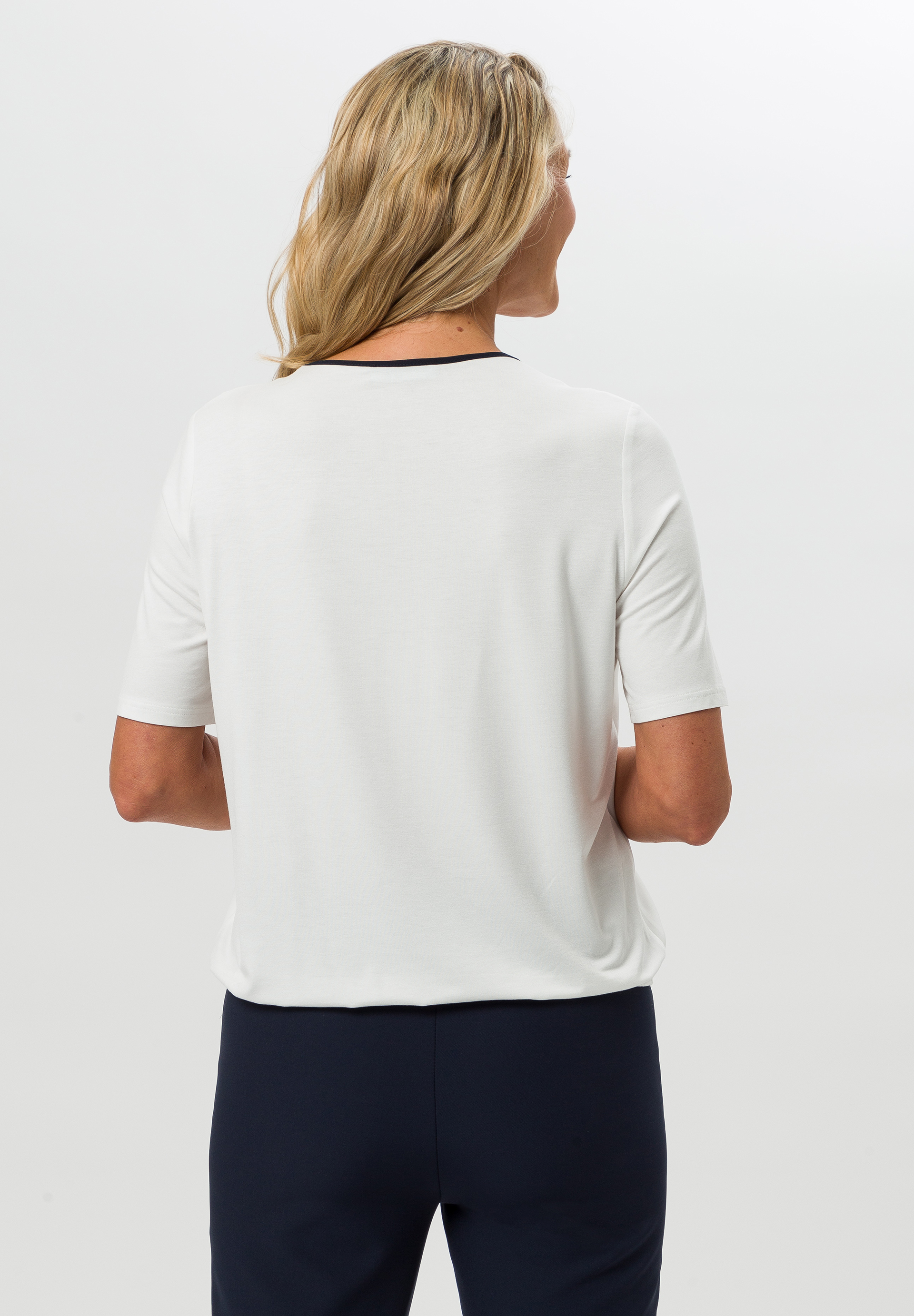 Blouse shirt with contrasting colour accent at the neckline - Bild 2 Blouse shirt with contrasting colour accent at the neckline - Bild 2