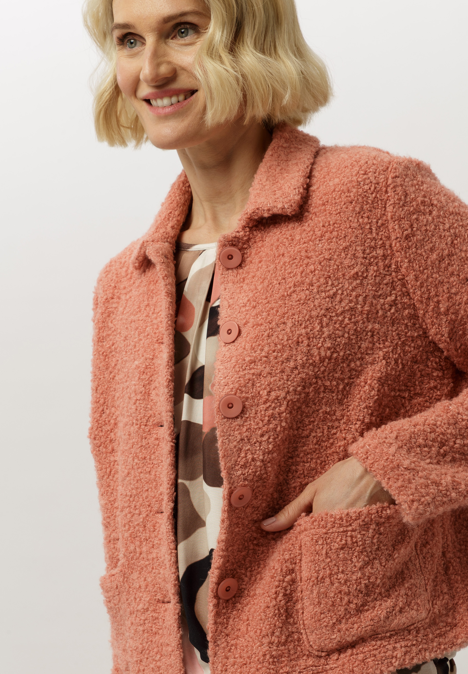Cardigan Made from bouclé yarn - Bild 4 Bekleidung, Strickwaren, Pullover, Strickjacke, Mantel, Bekleidung, Strickwaren, Pullover, Strickjacke, Mantel, Bekleidung, Strickwaren, Pullover, Strickjacke, Mantel