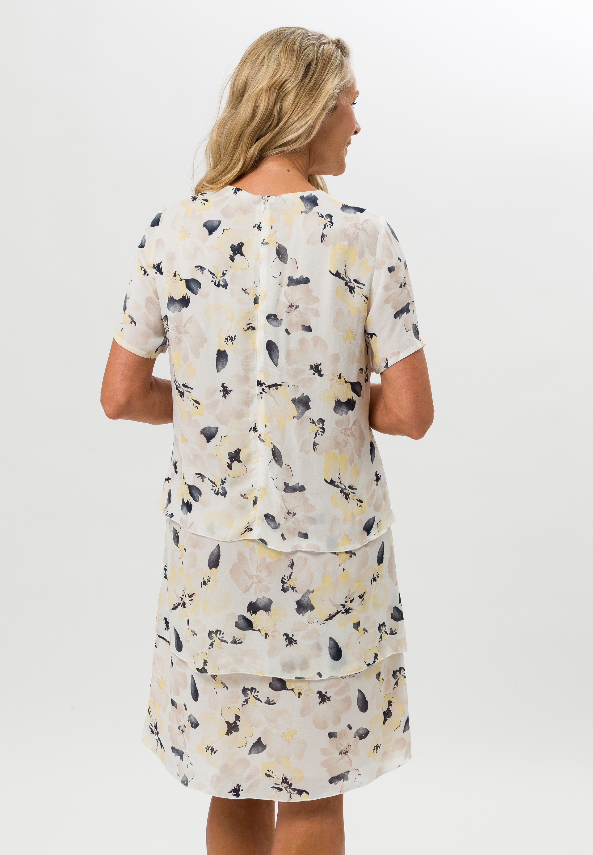 Kleid mit vorteilhaften Stufen - Bild 2